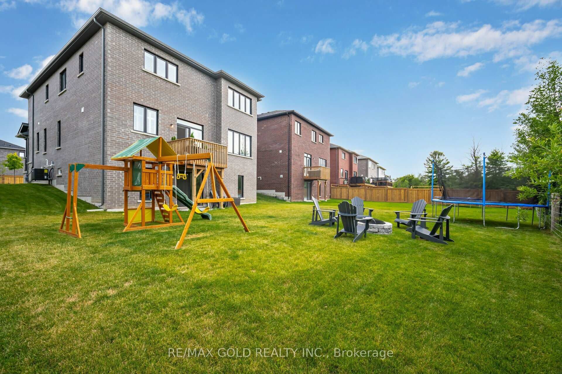 39 Emerald Street photo 37