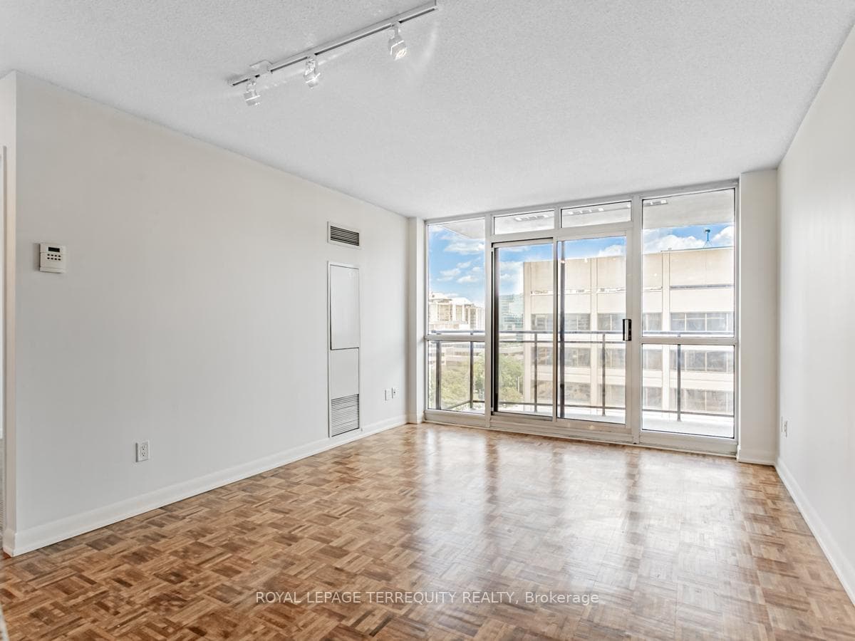 33 Sheppard Avenue Unit 1111 photo 8