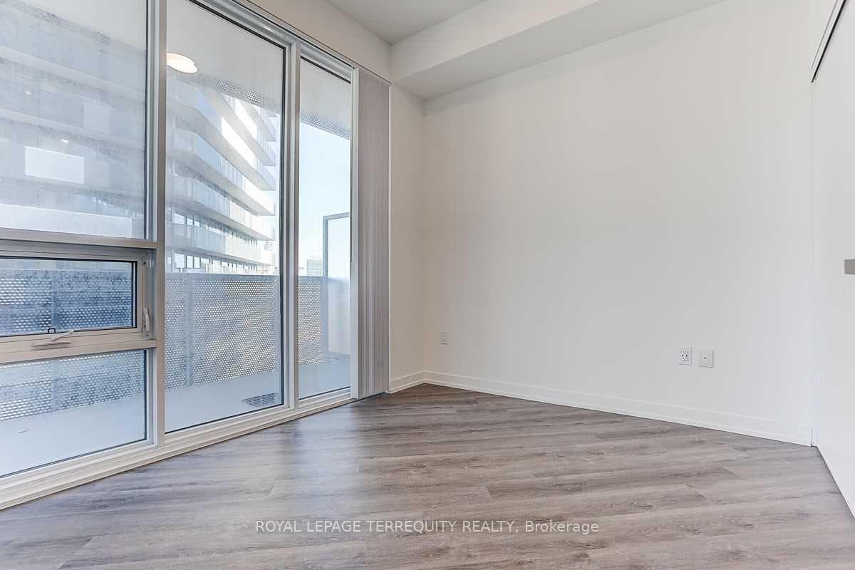 138 Downes Street Unit 3215 photo 25