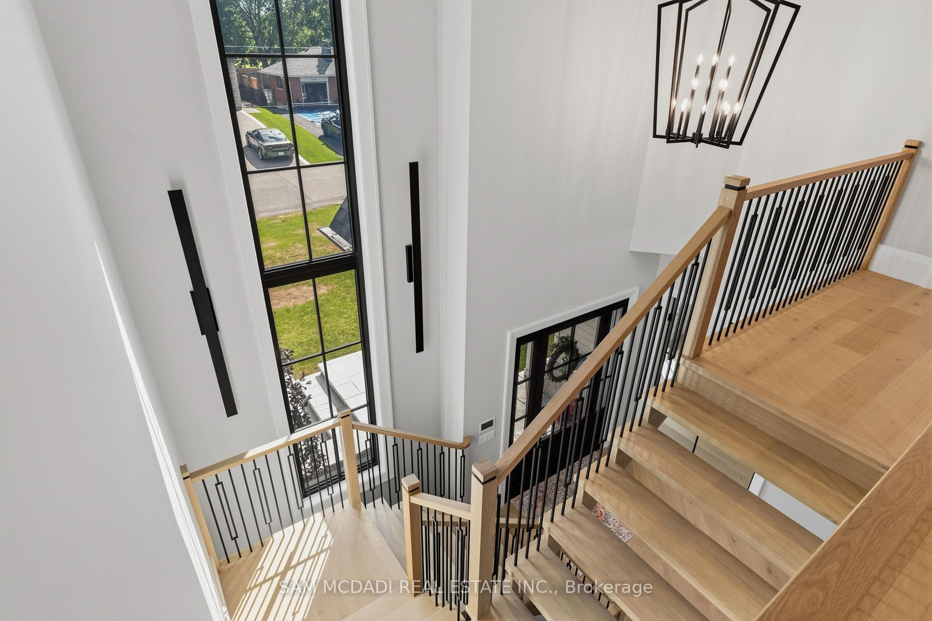899 Danforth Place photo 21