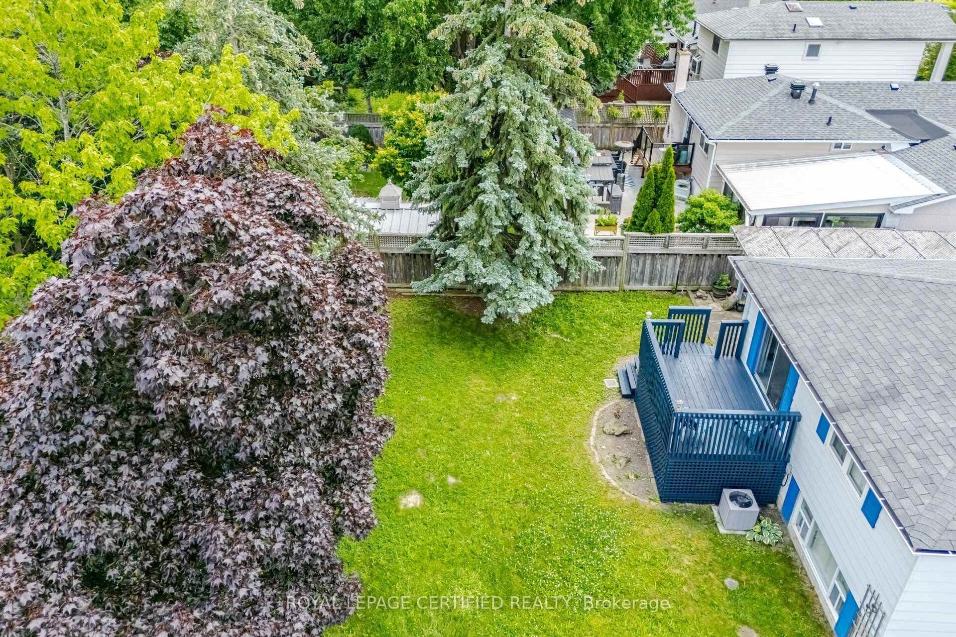 33 Grassmere Crescent photo 43