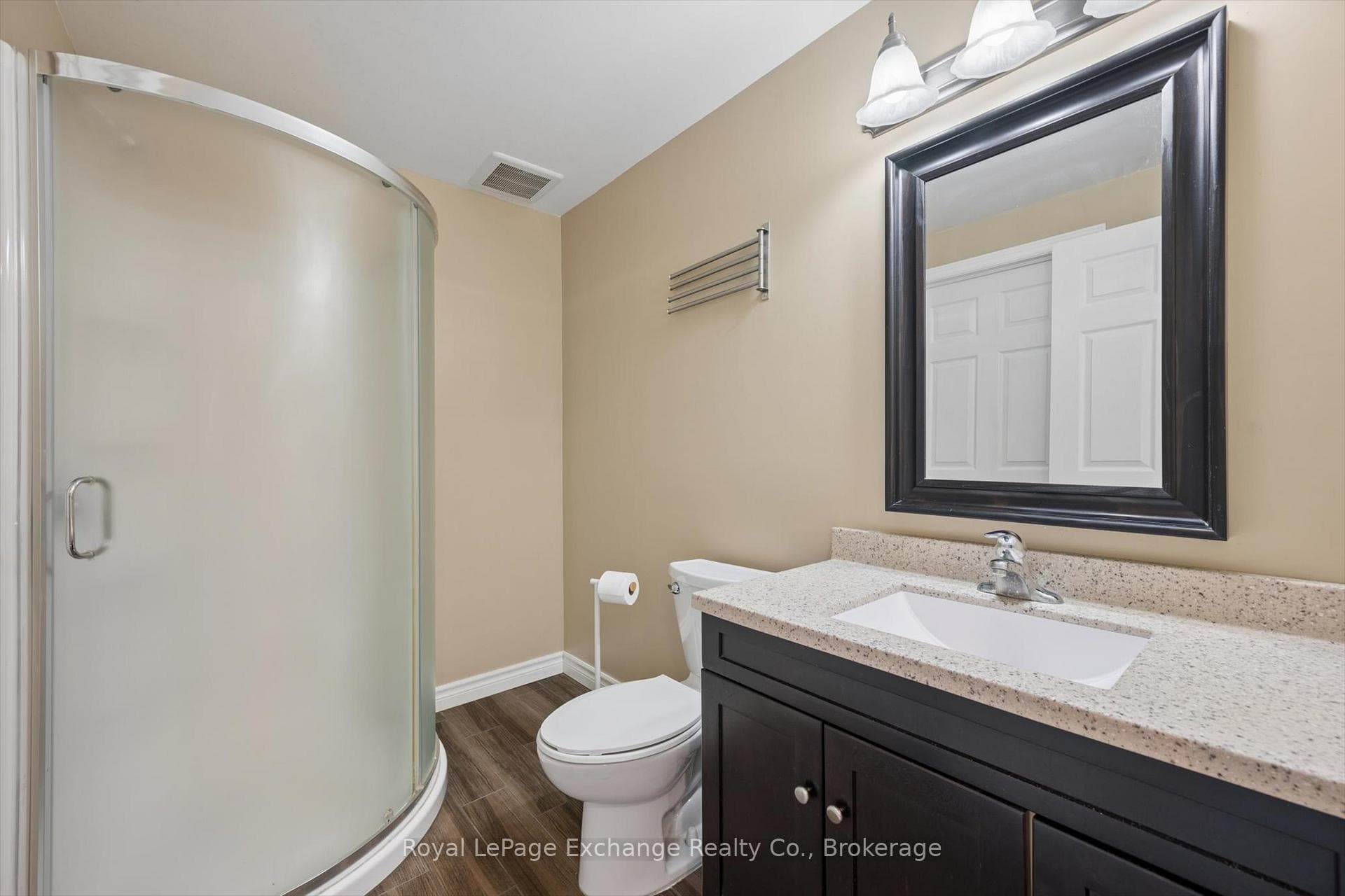64 Hasler Crescent photo 34