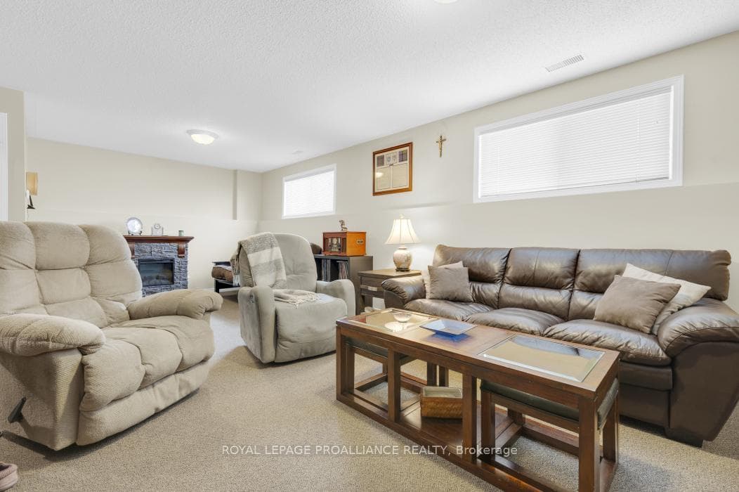 21 Robert Drive photo 22
