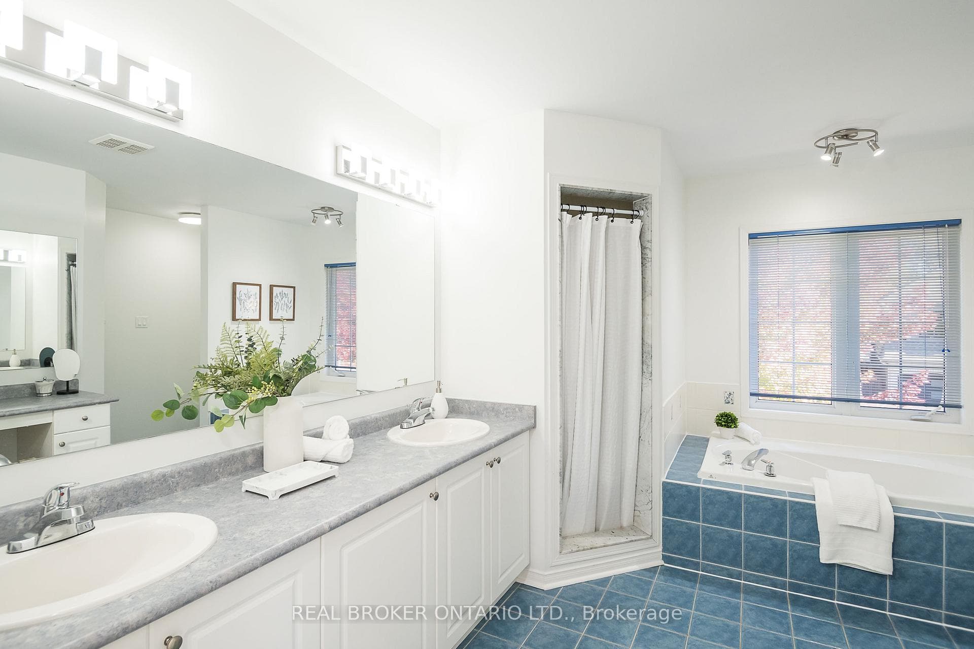 1142 Deacon Drive photo 36
