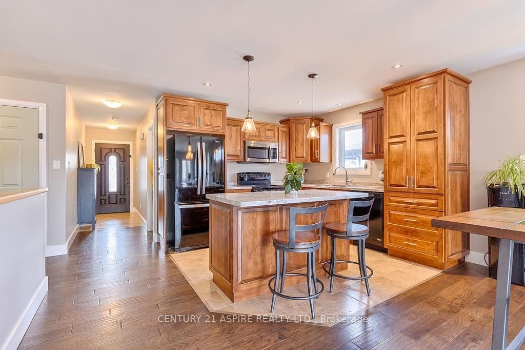 37 NOBLE Crescent photo 3
