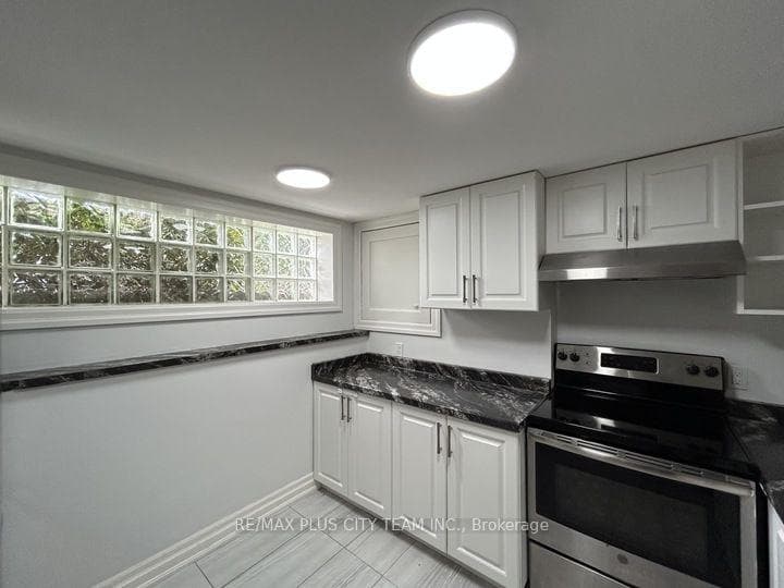 223 Warden Wilson Avenue Unit Bsmt photo 6