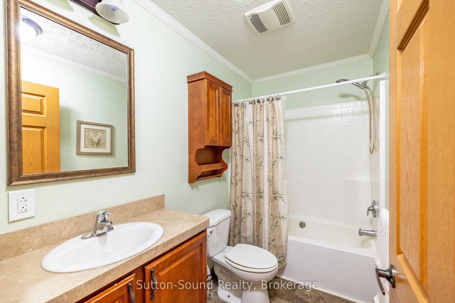 21 Cardinal Avenue photo 22