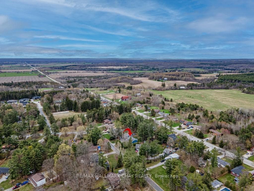 18 Lawrence Avenue photo 3