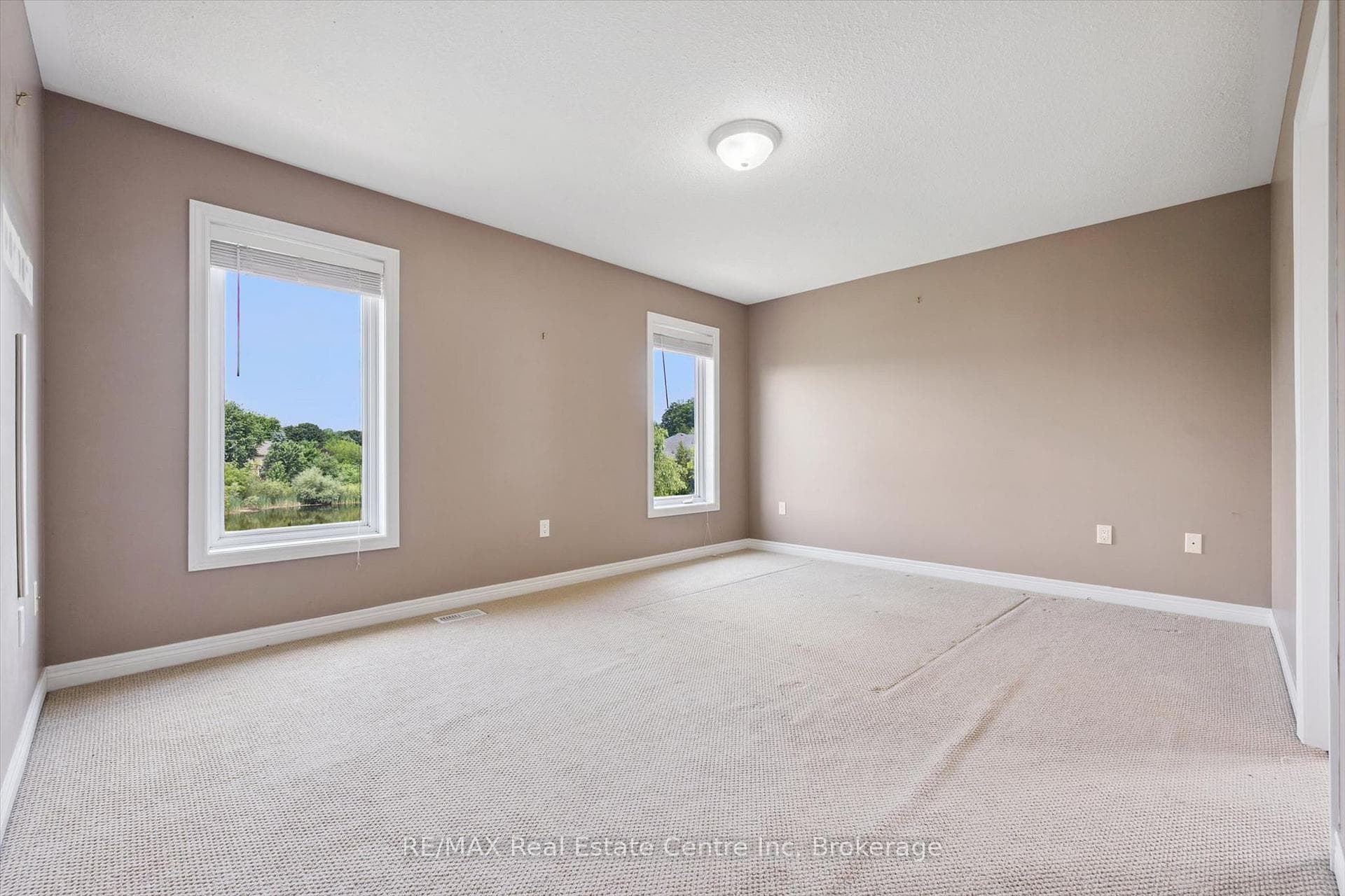 164 MacLennan Street photo 22