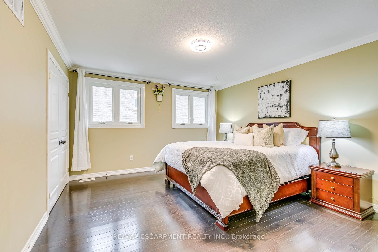 8 Lovett Court photo 25