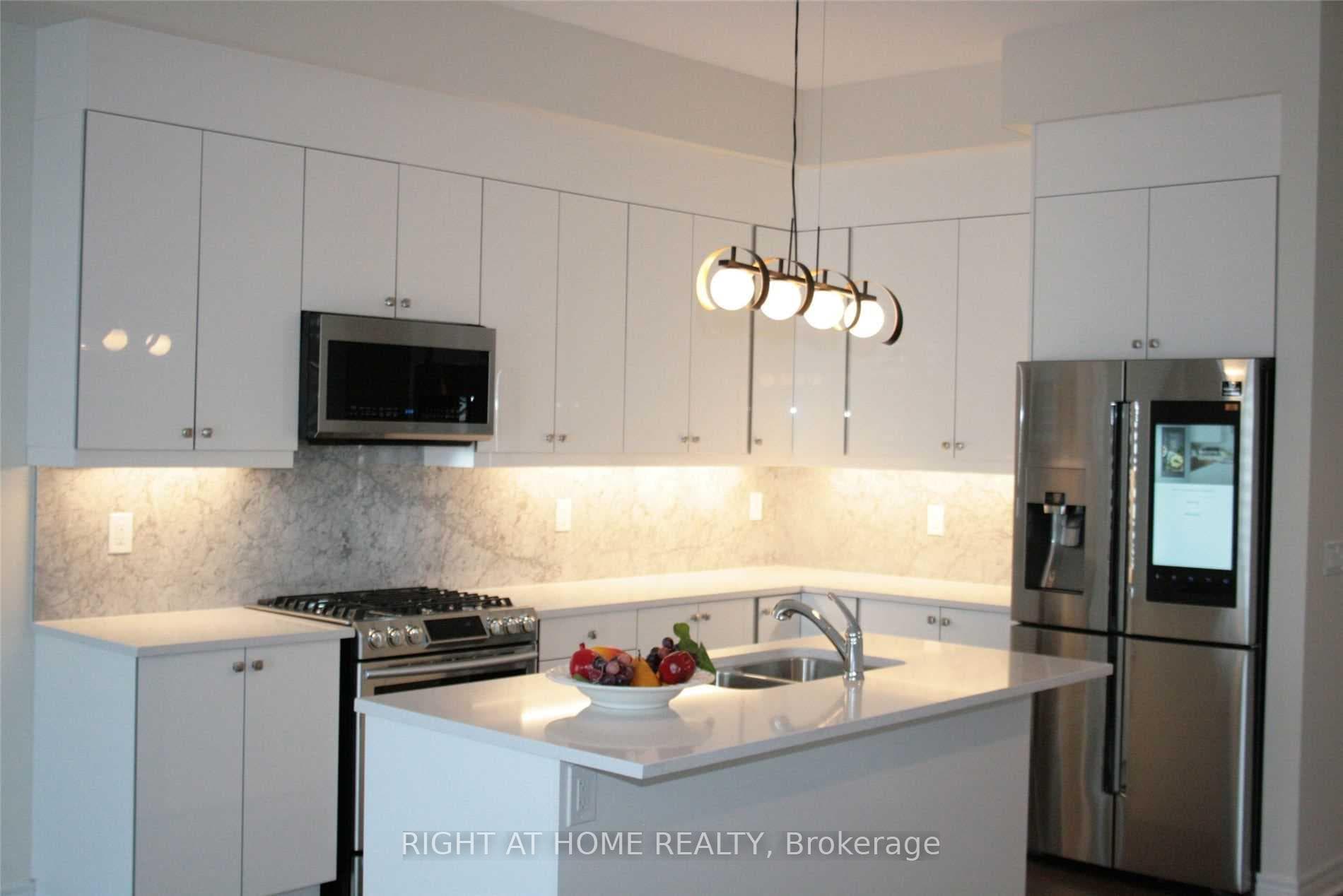65 Laskin Drive photo 2