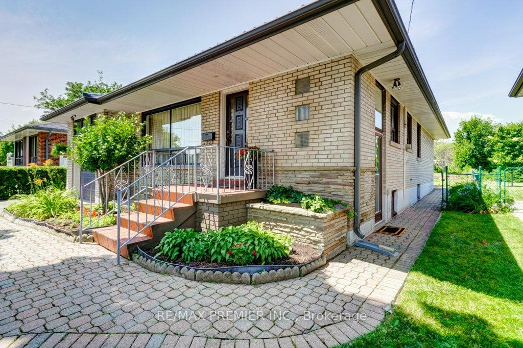 8 Rowse Crescent photo 35