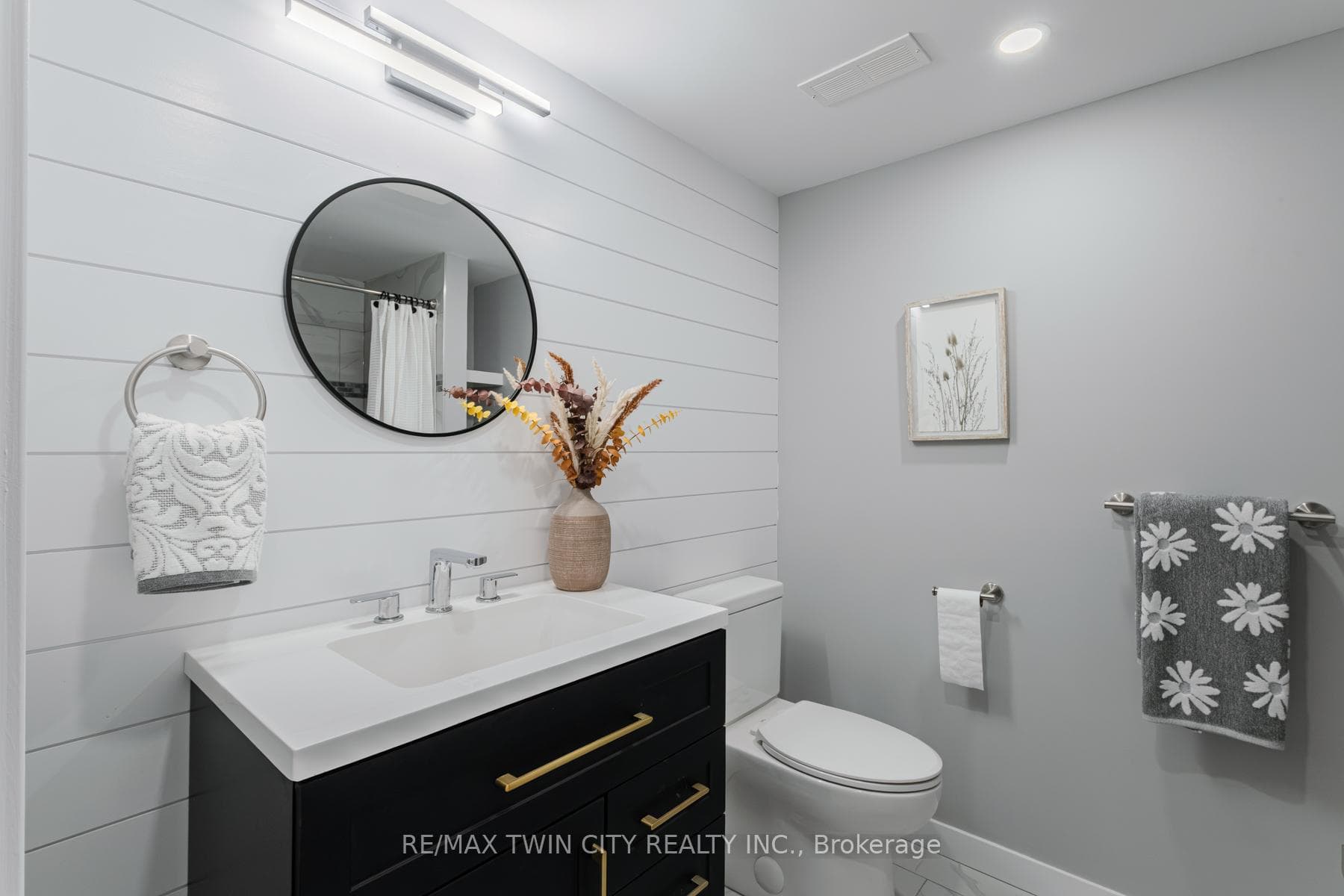 234 GRAND Street photo 31