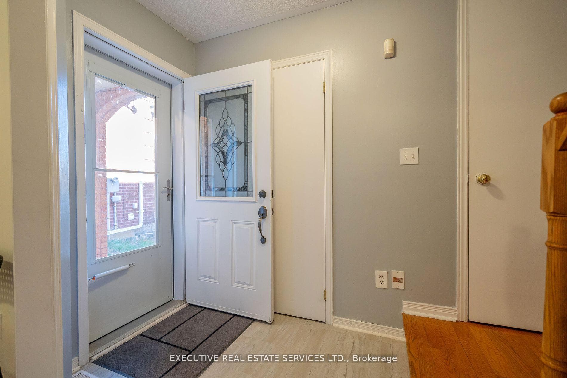 3873 Densbury Drive Unit Upper photo 8