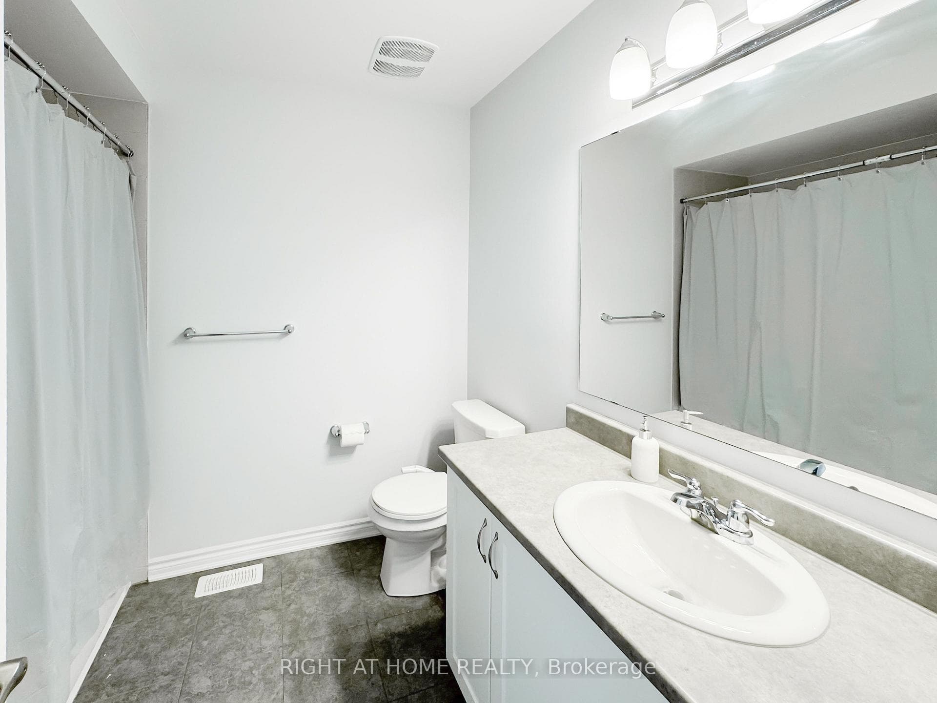 771 Brittanic Road photo 30