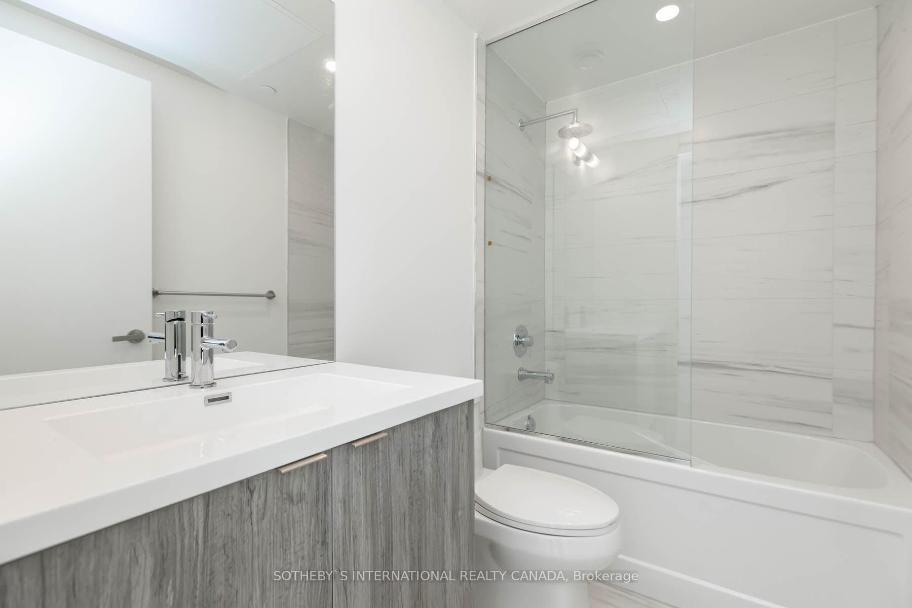 138 Downes Street Unit 7209 photo 25