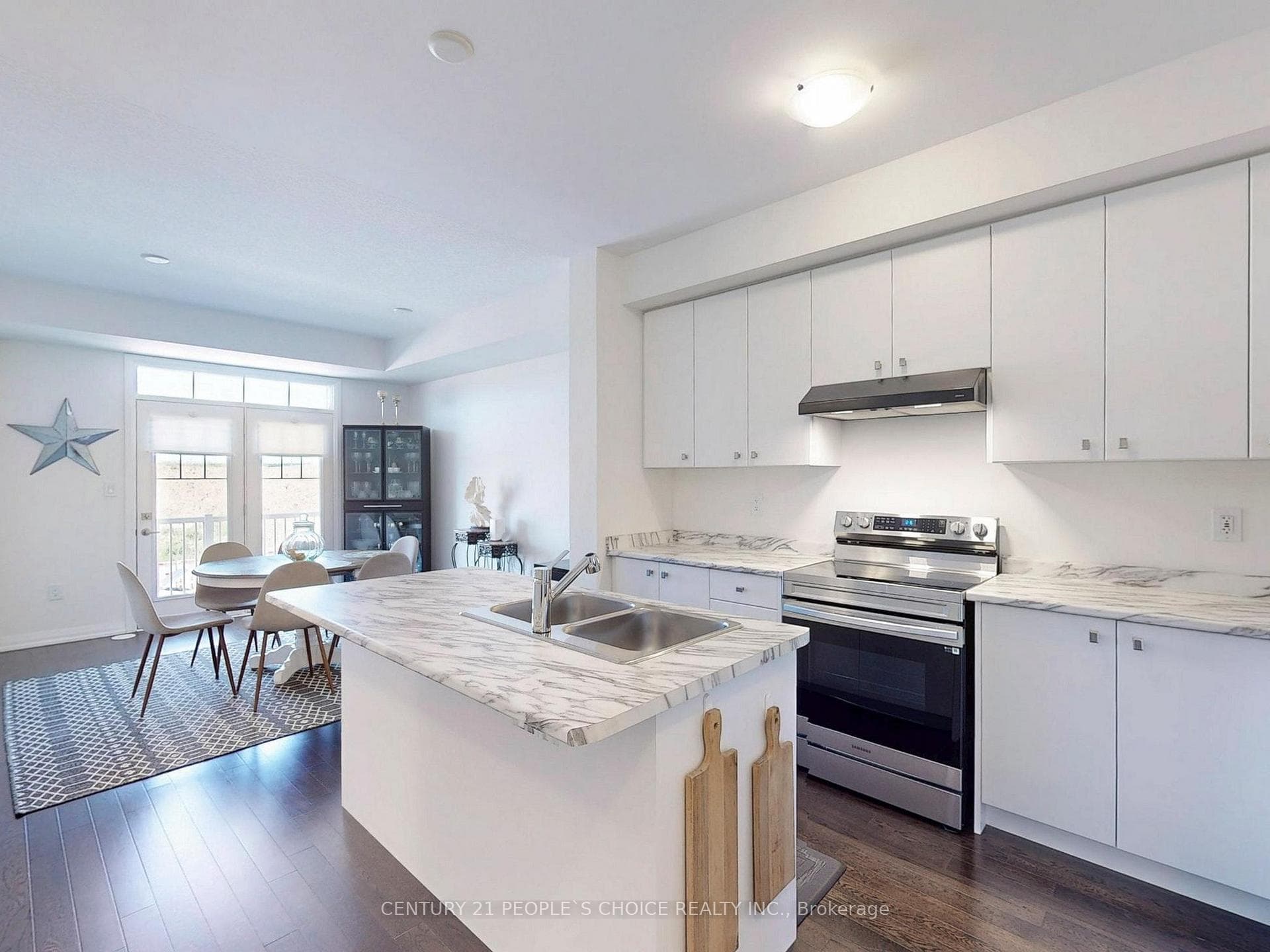 19 Central Market Drive photo 6