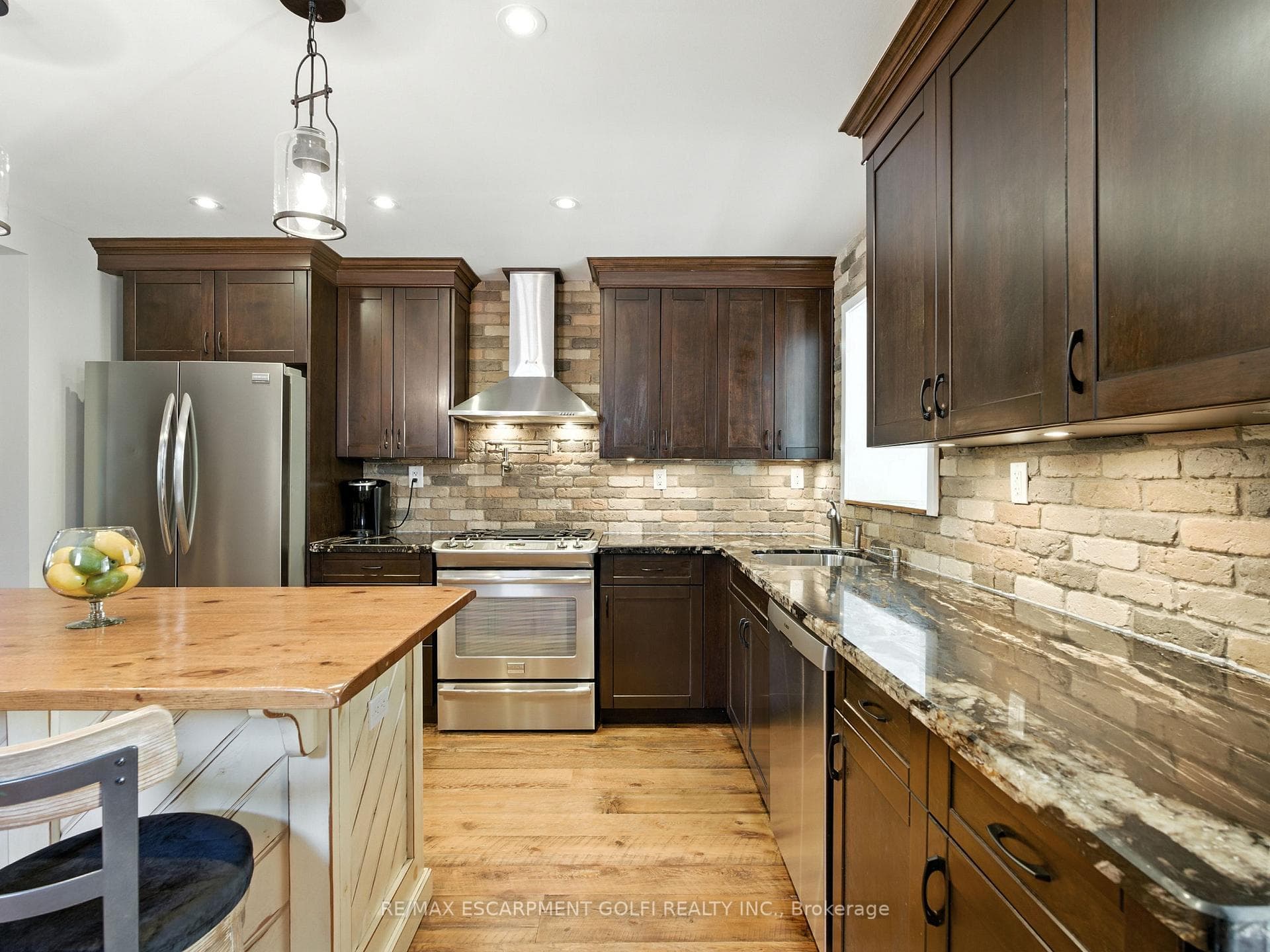 284 Cumberland Avenue photo 11