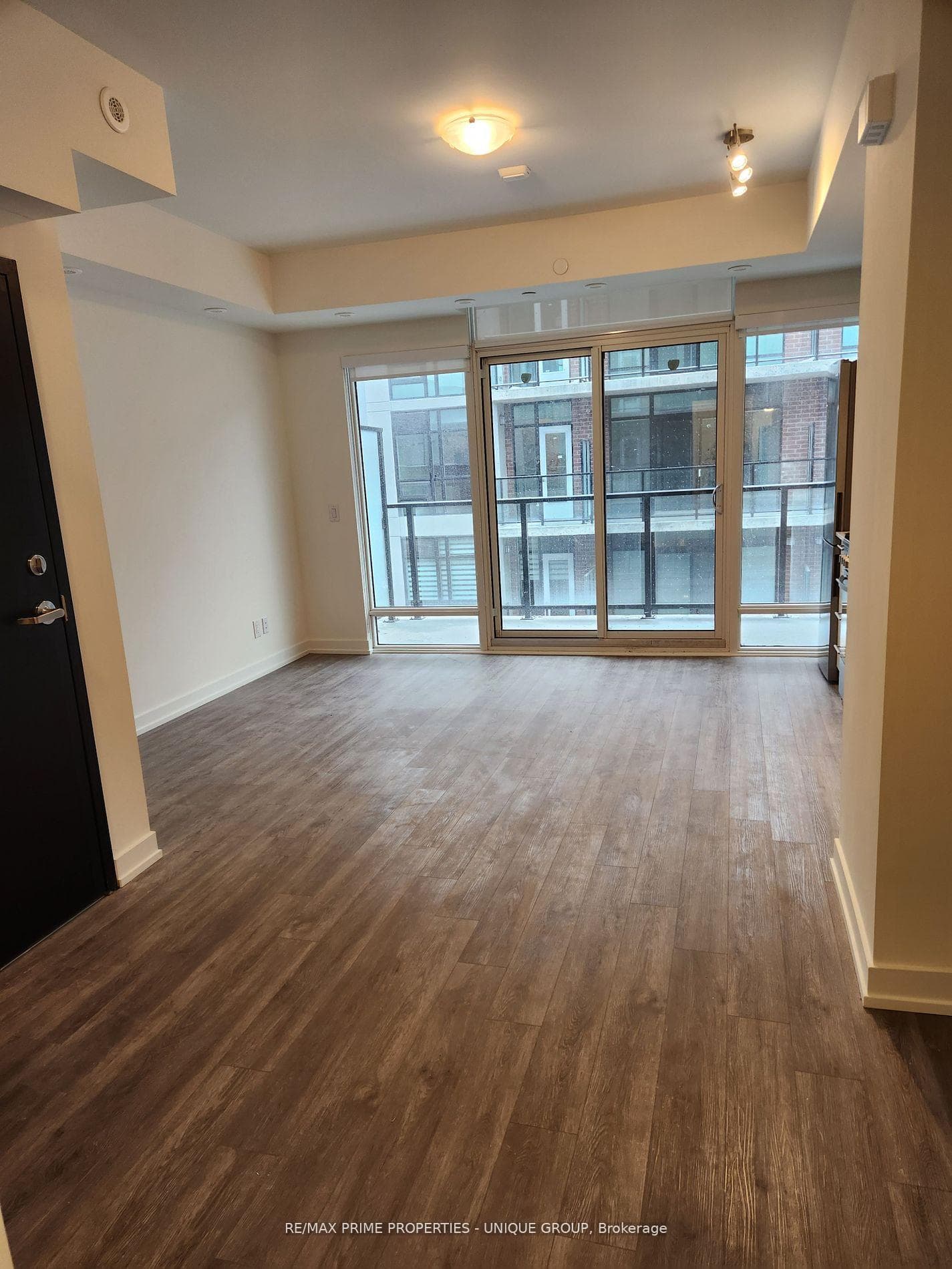 861 Sheppard Avenue Unit 52 photo 4