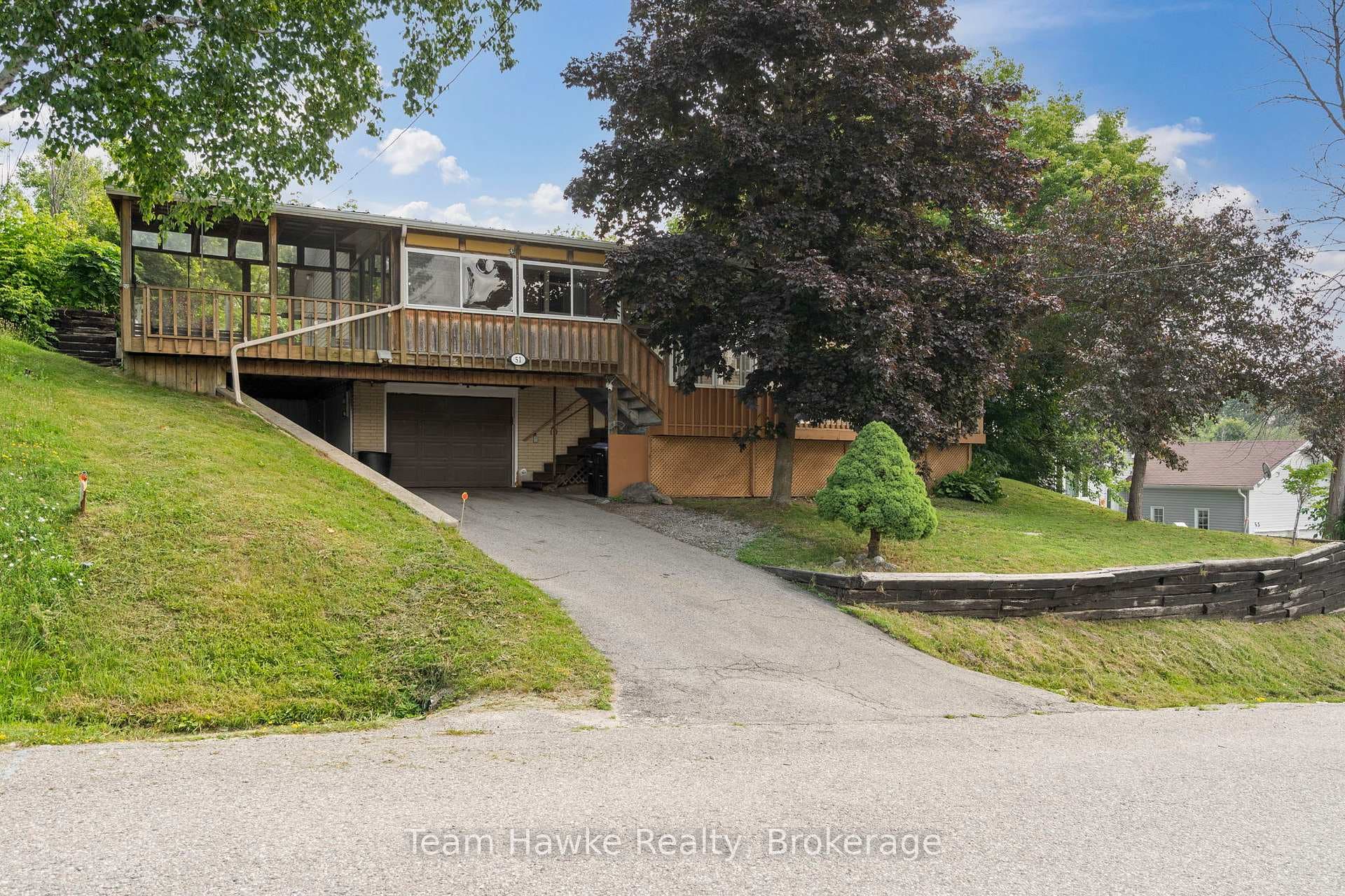 51 Easton Avenue photo 1