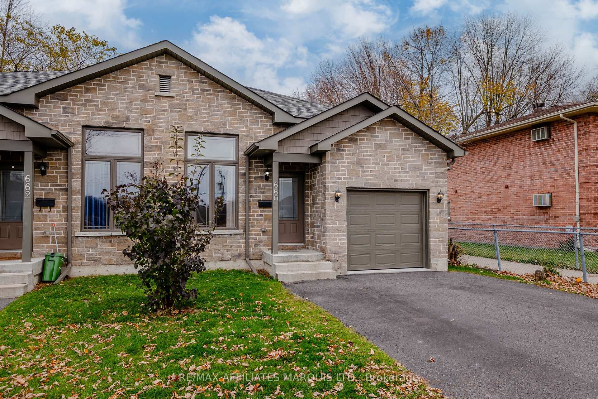 660 Hamilton Crescent photo 4