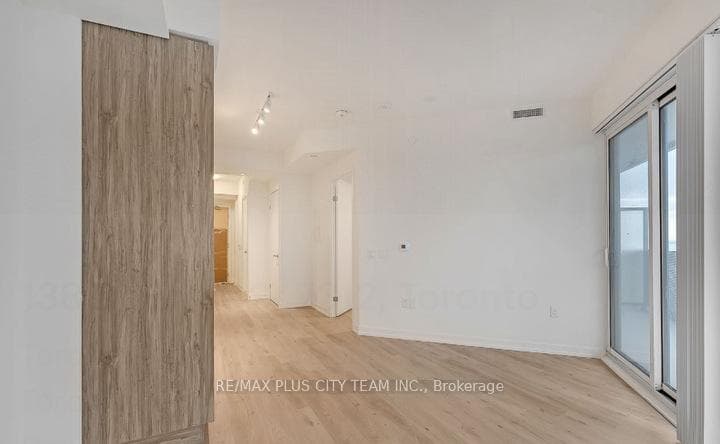 138 Downes Street Unit 7312 photo 6