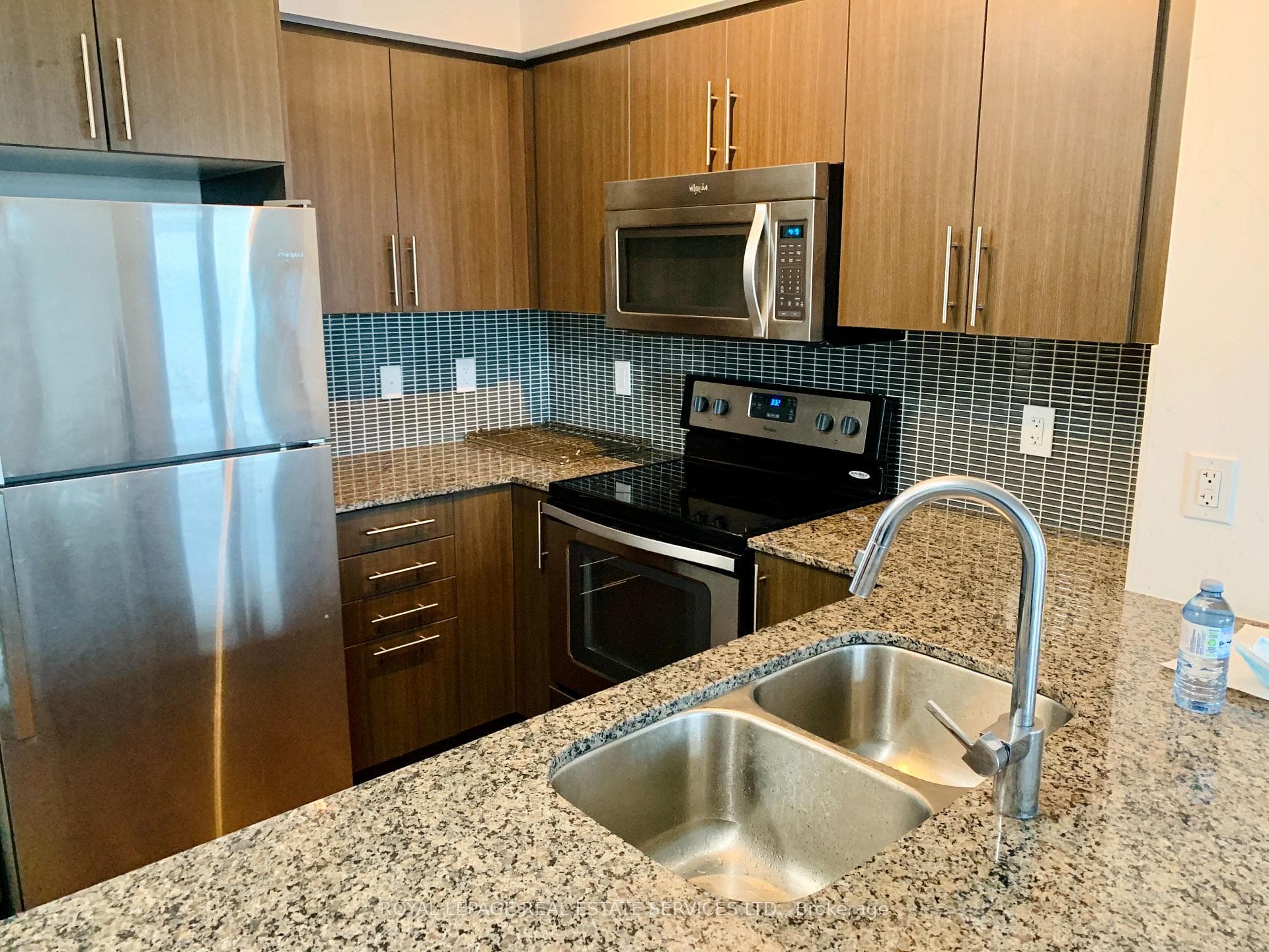 65 Speers Road Unit 401 photo 7
