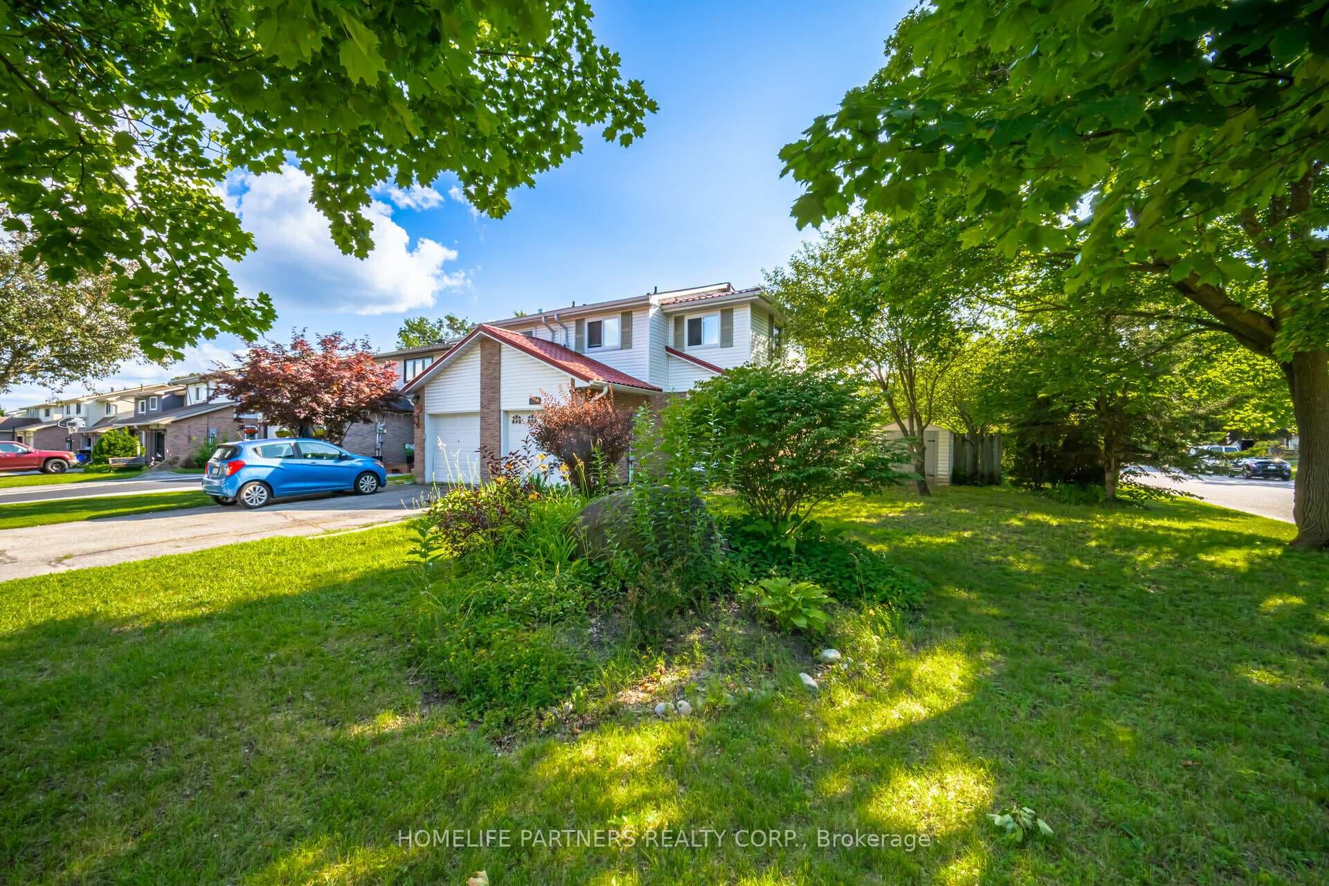 46 Christie Crescent photo 2