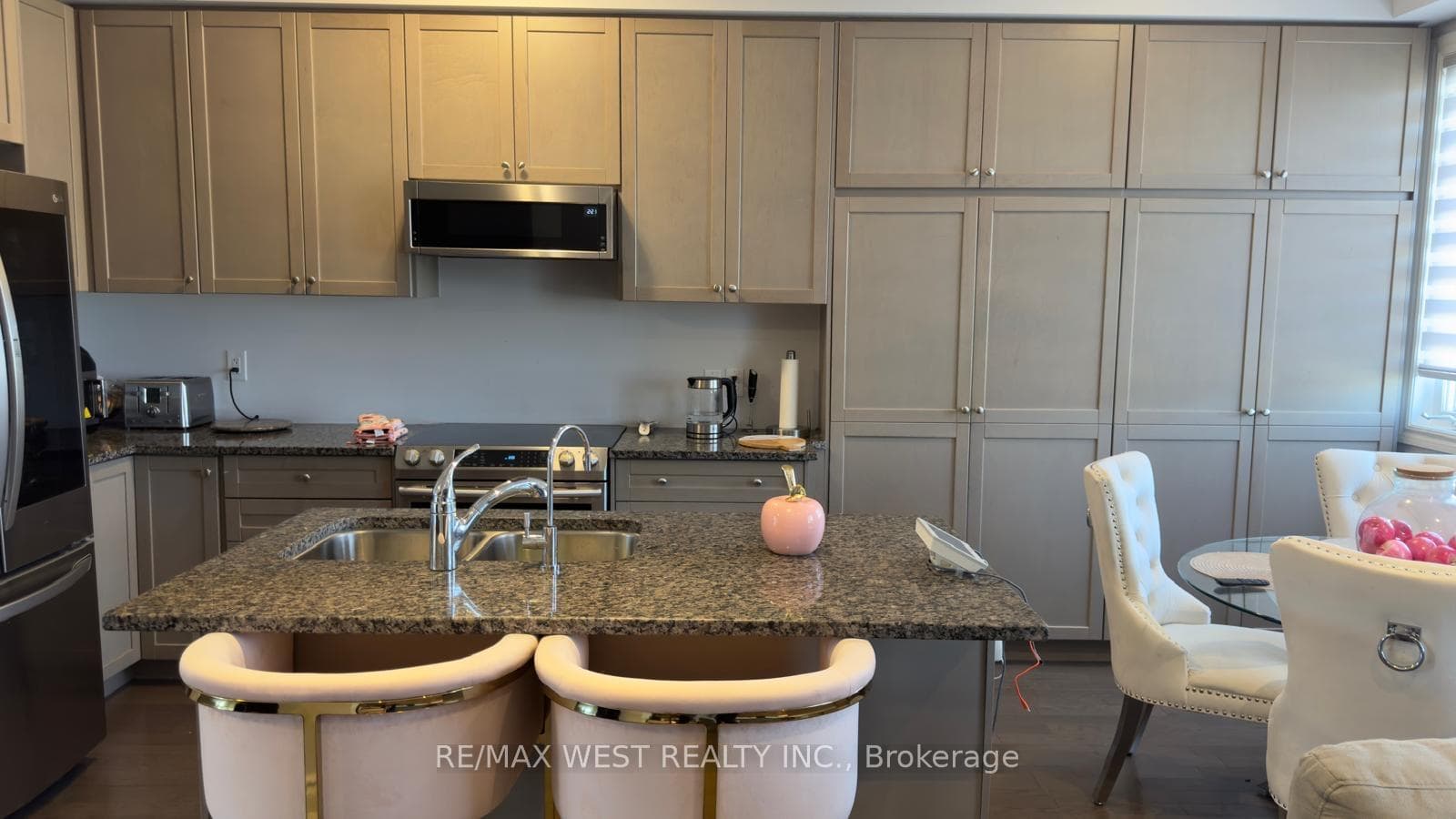 92 Oakmore Lane photo 7
