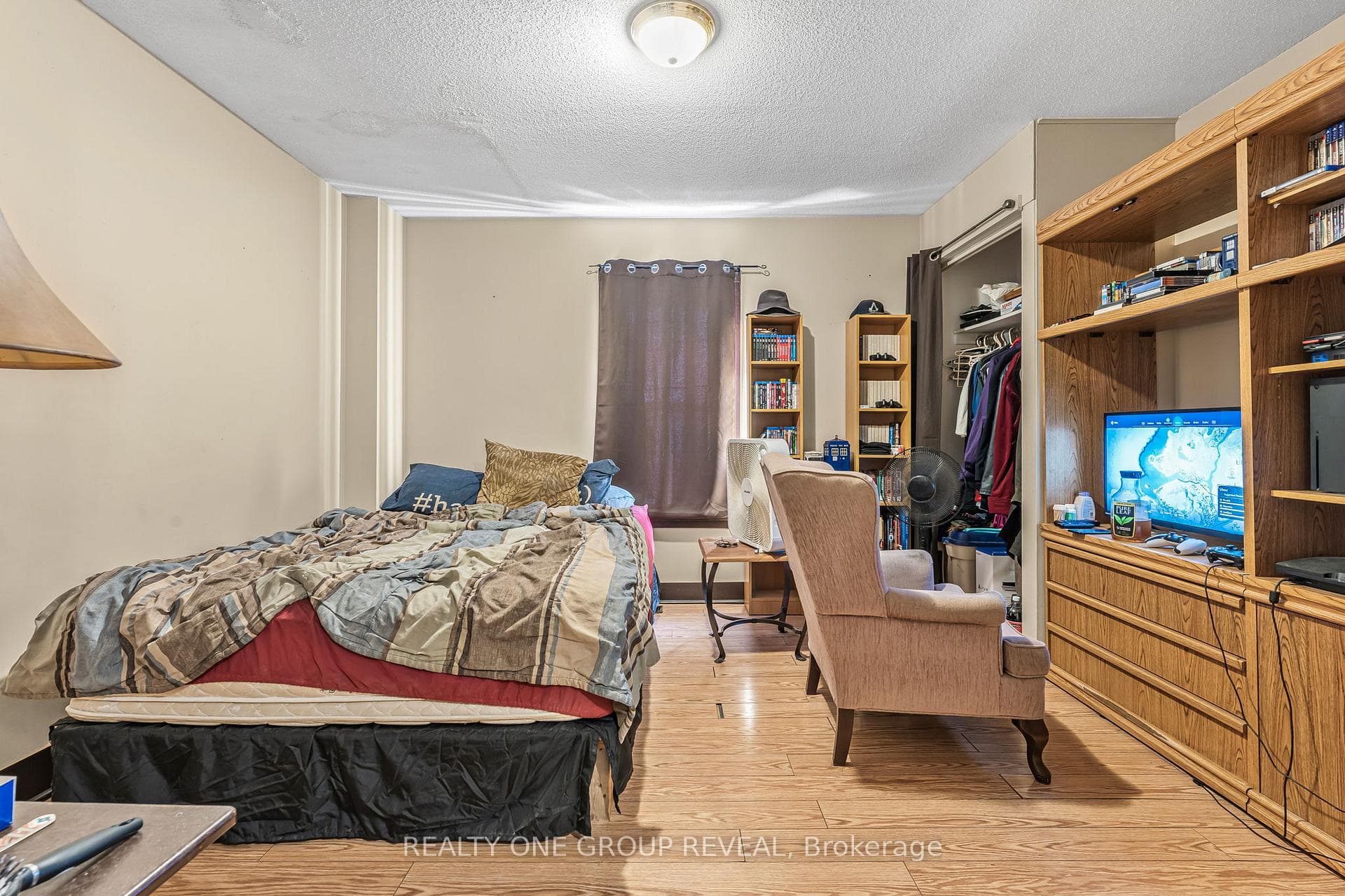 160 Fares Street photo 10