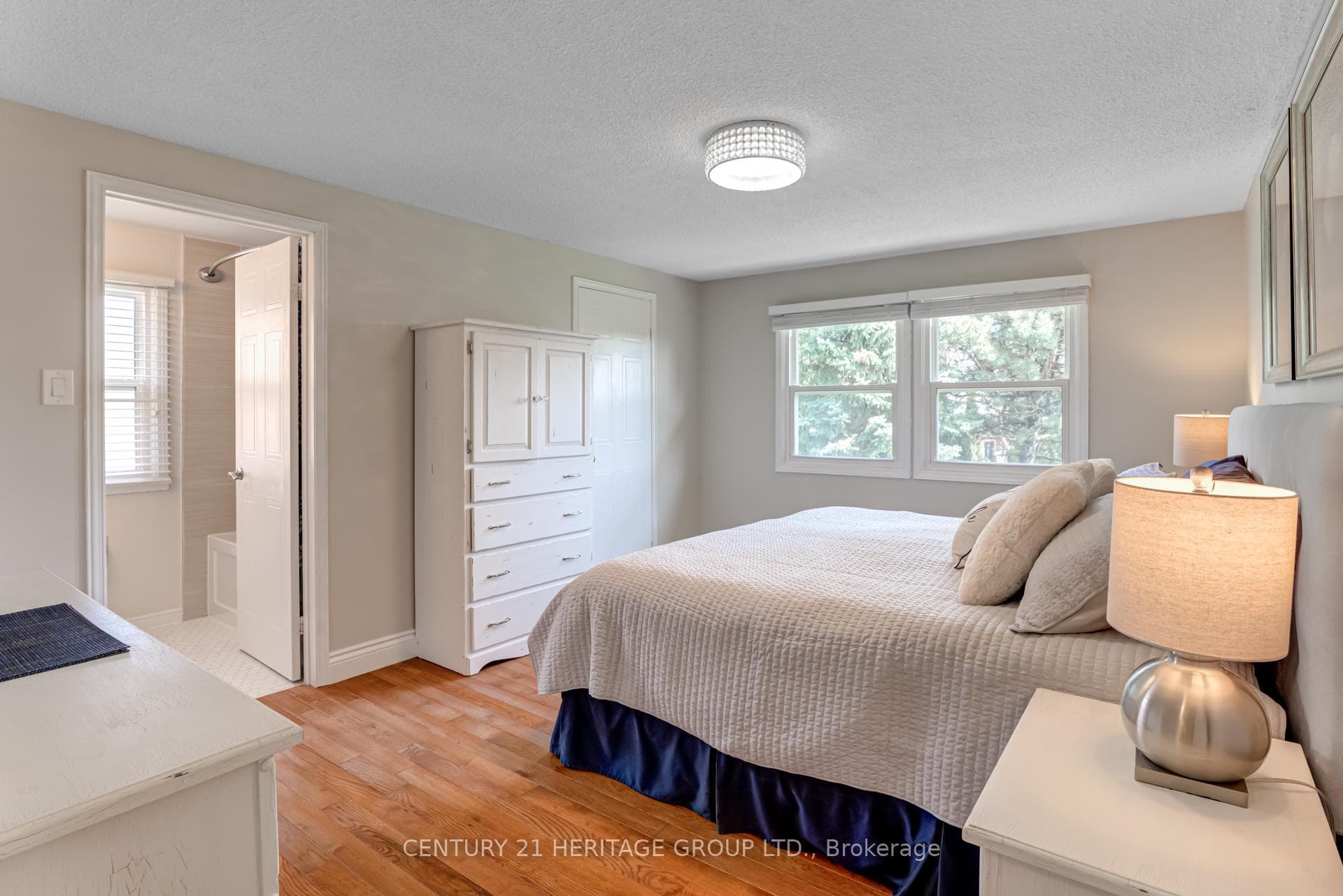Updated 4 Piece Bathroom and Walk In Closet