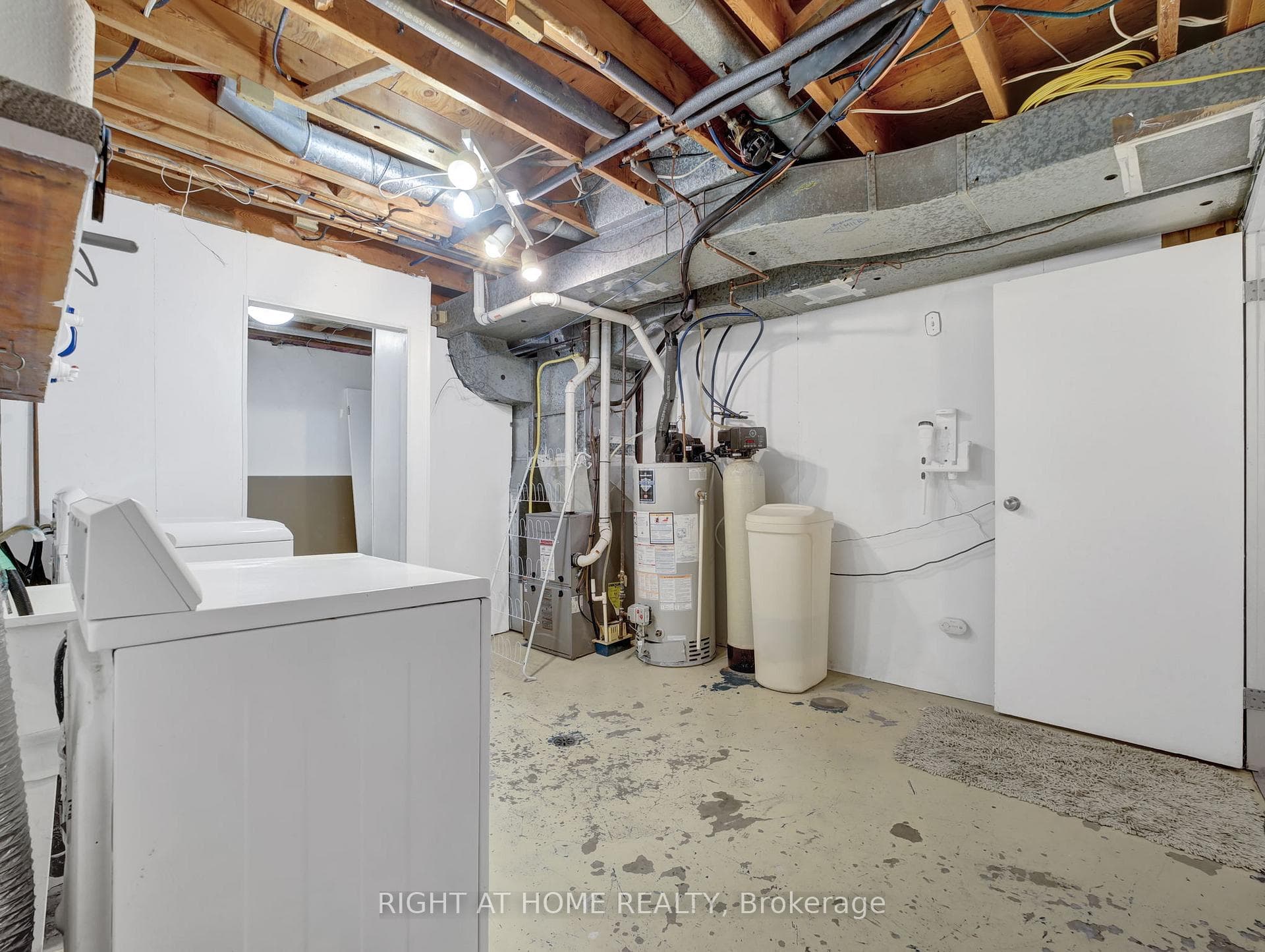 2 CHARTWELL CRES N/A photo 33