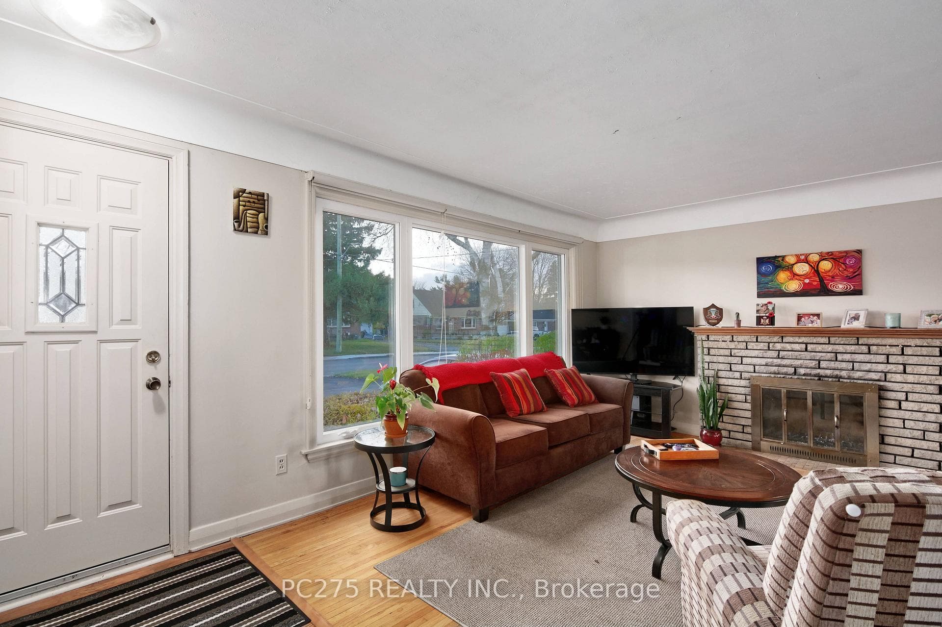 1240 Hillcrest Avenue photo 8