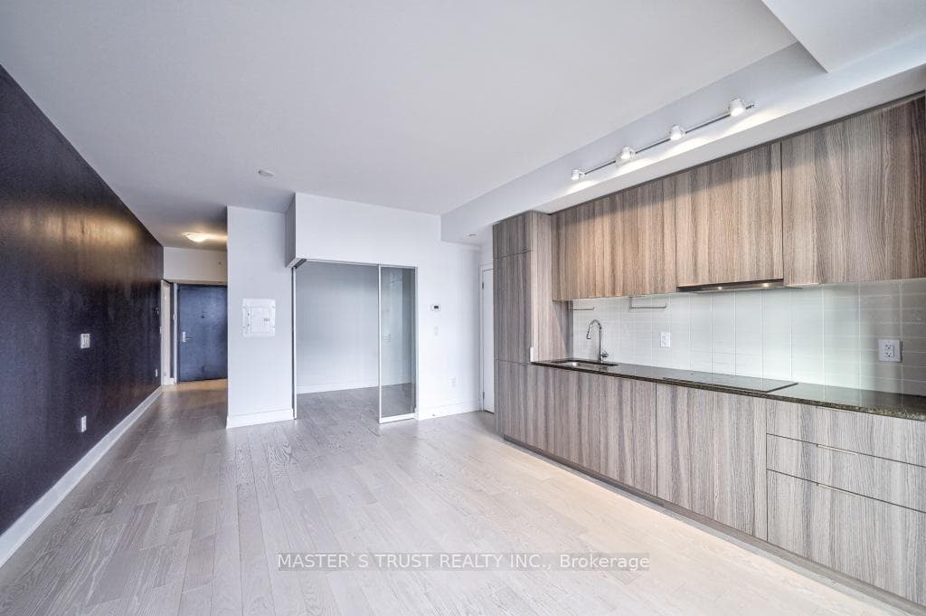 955 Bay Street Unit 3001 photo 6
