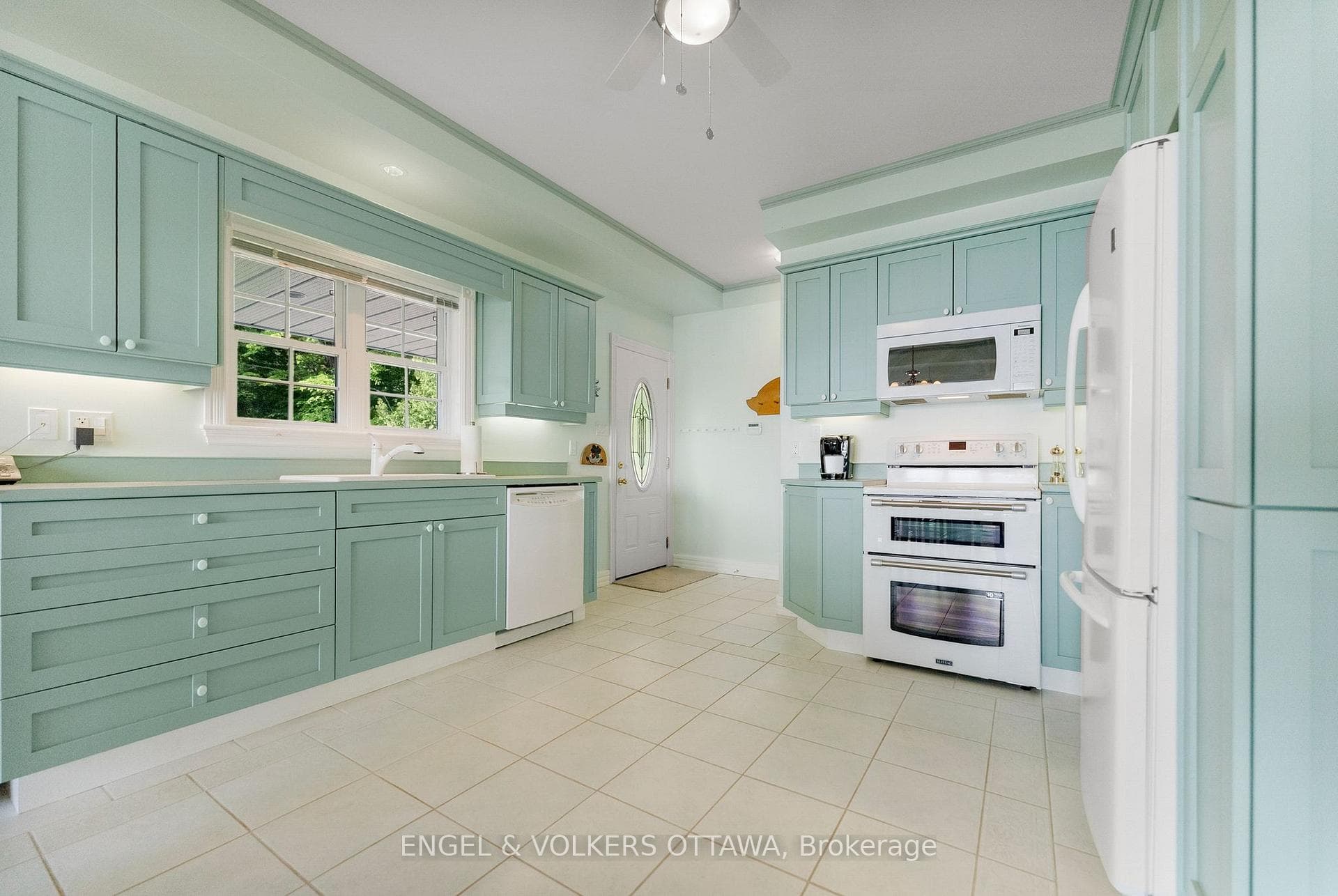 541 Morglan Lane photo 6