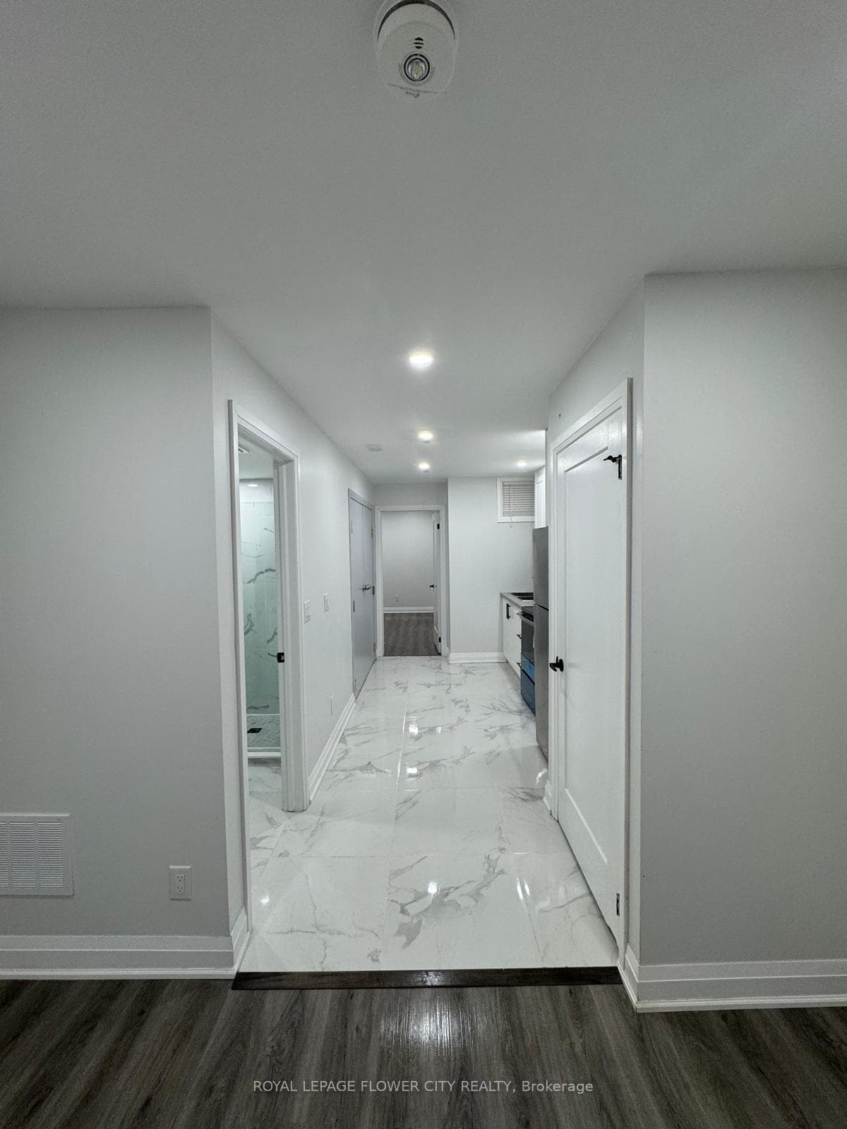 414 perth Avenue Unit #Bsmt photo 4