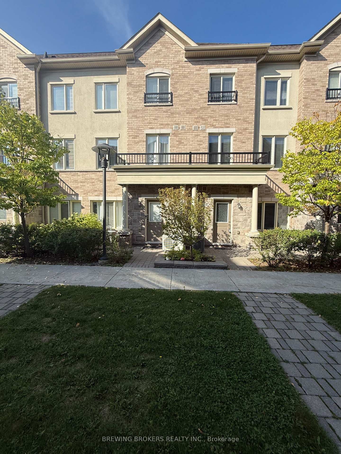 27 Coneflower Crescent Unit 30 photo 1