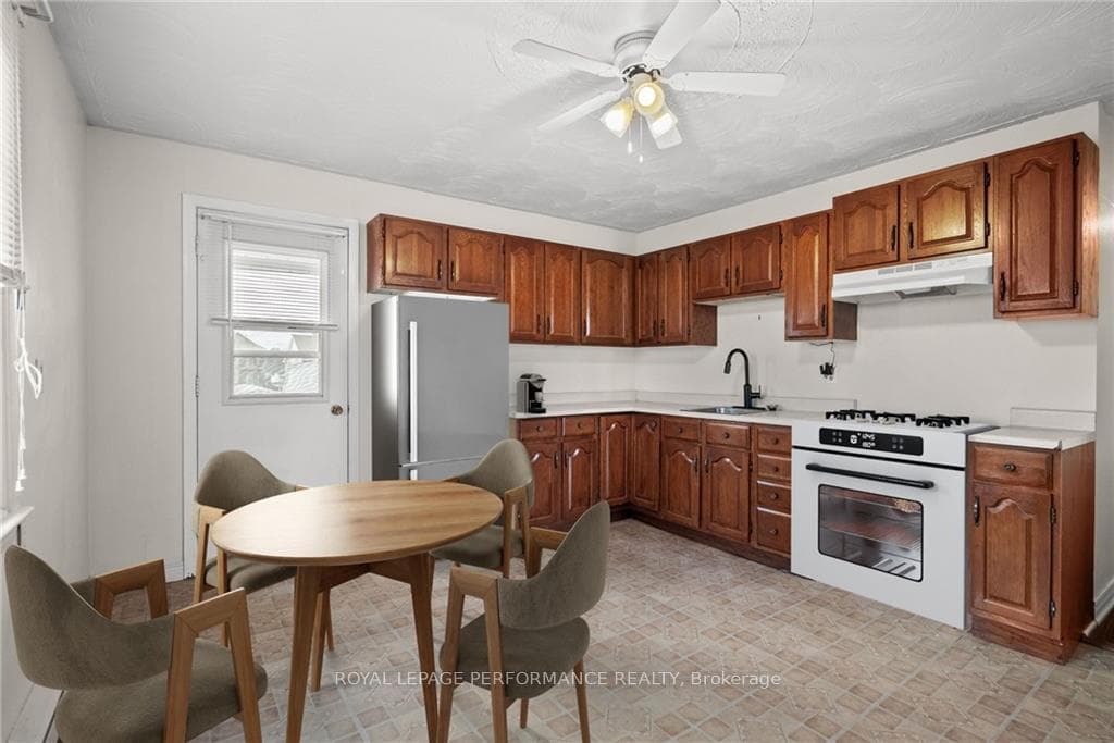 1236-38 CHURCHILL Street photo 16