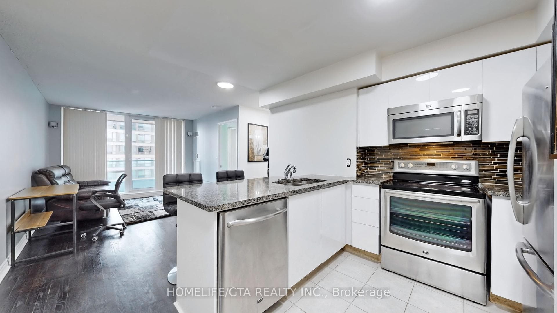 33 Elm Drive Unit 1305 photo 15
