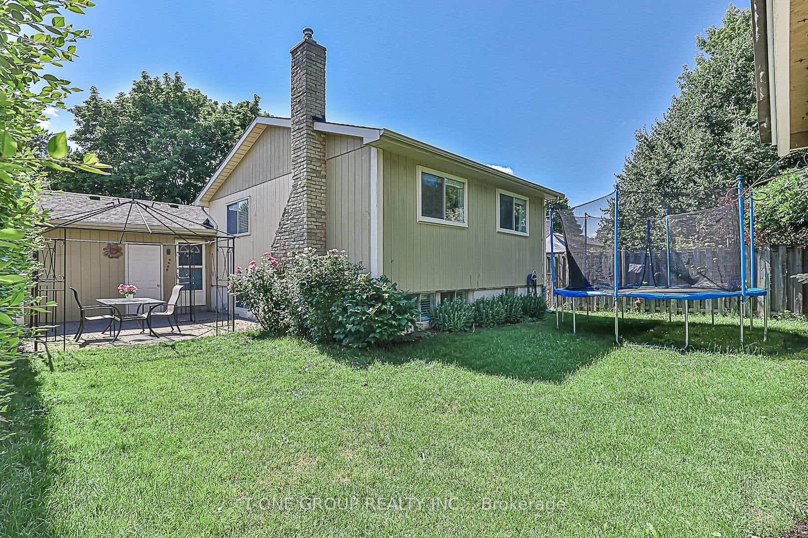 535 Bradley Drive photo 34