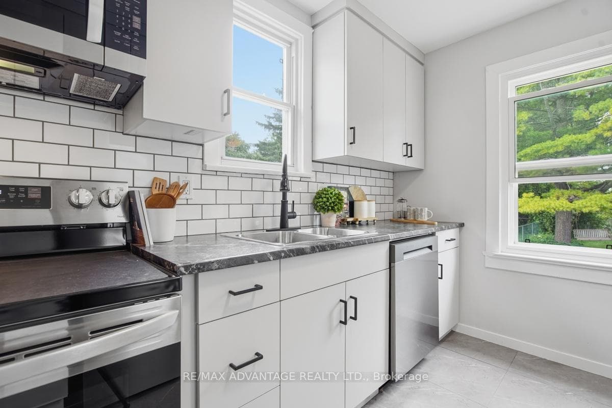 94 Josephine Street photo 13