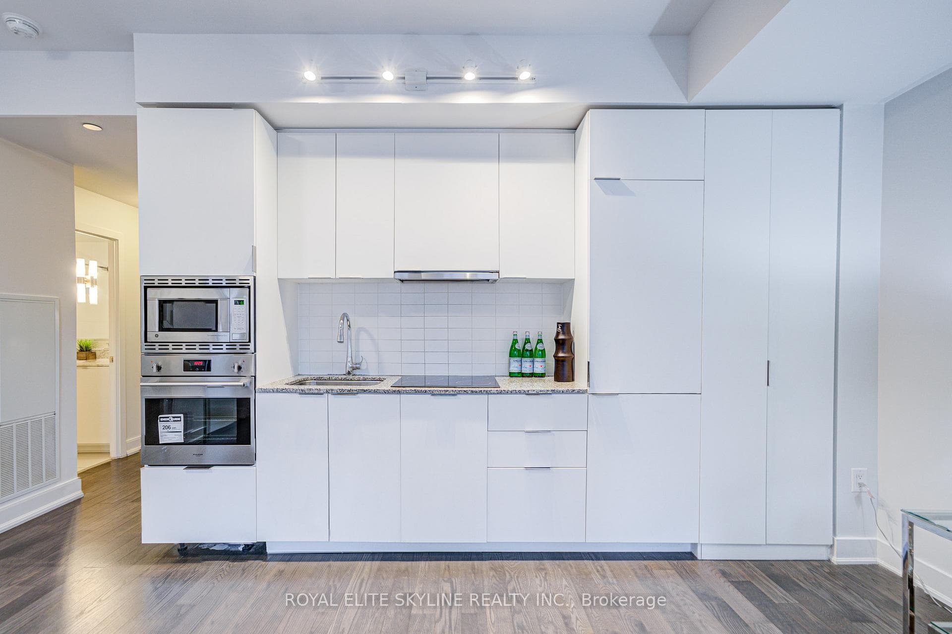 955 Bay Street Unit 310 photo 18