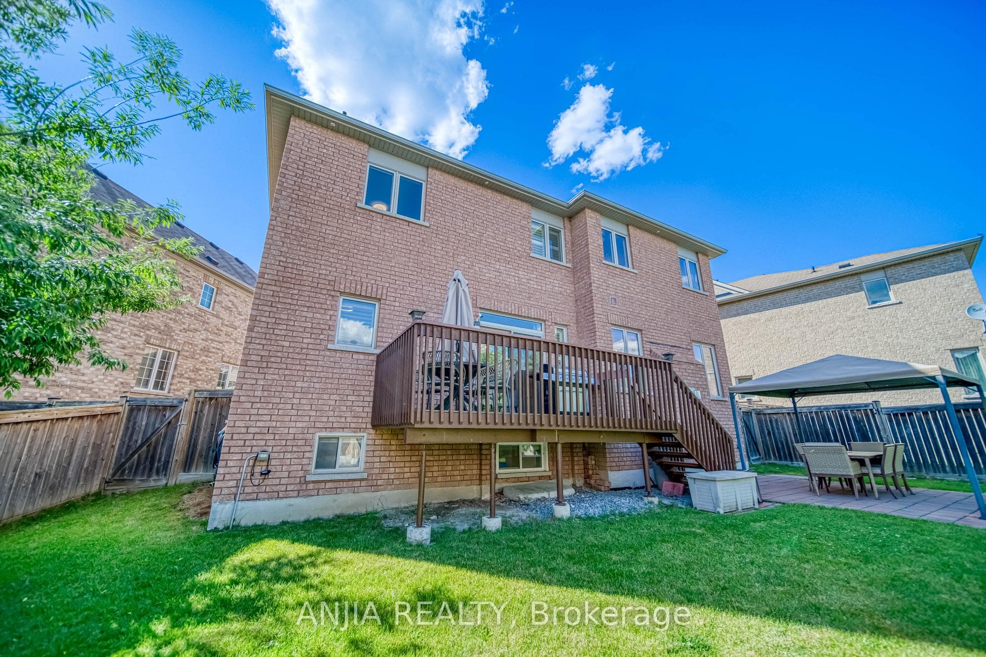 329 Richard Underhill Avenue photo 38