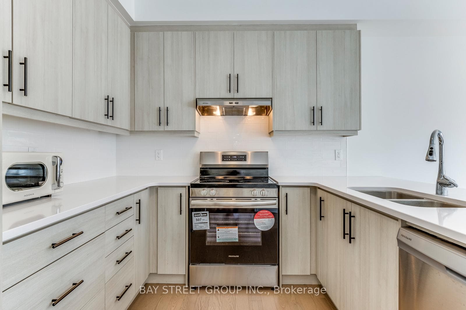 3040 Merrick Road photo 14