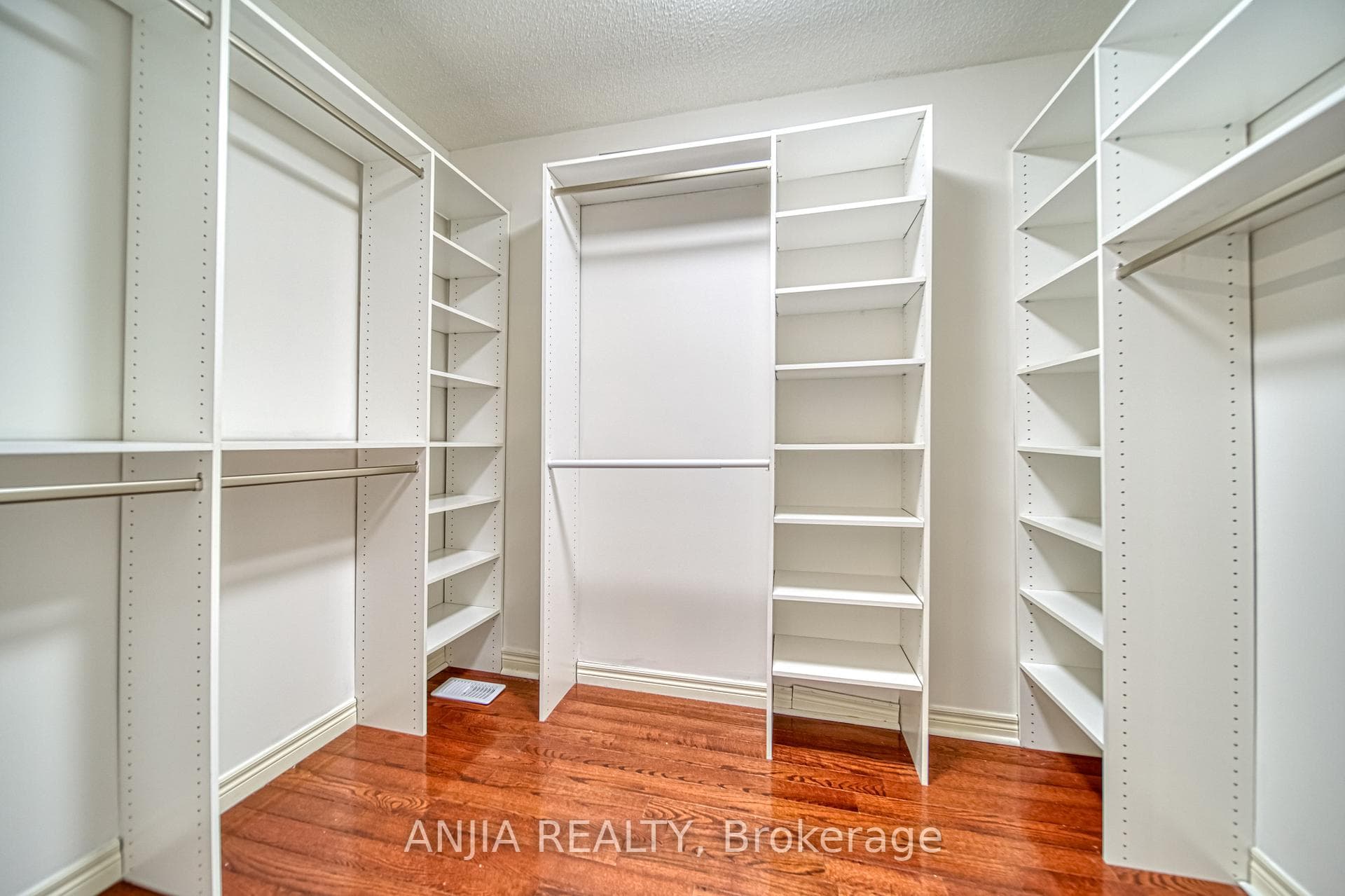 55 Castlemore Avenue photo 21
