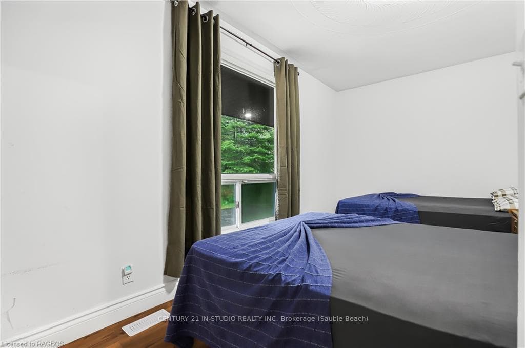 27 HEMLOCK Road photo 32