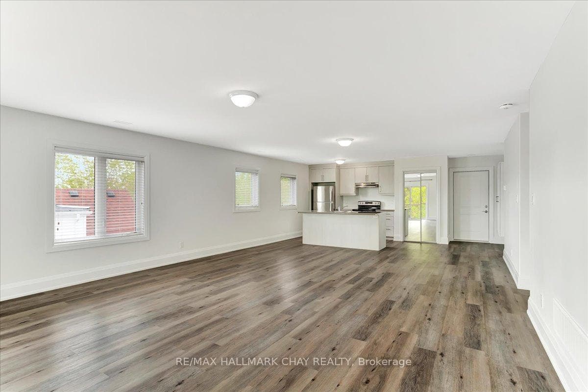 325 Peter Street Unit Unit 2 photo 13