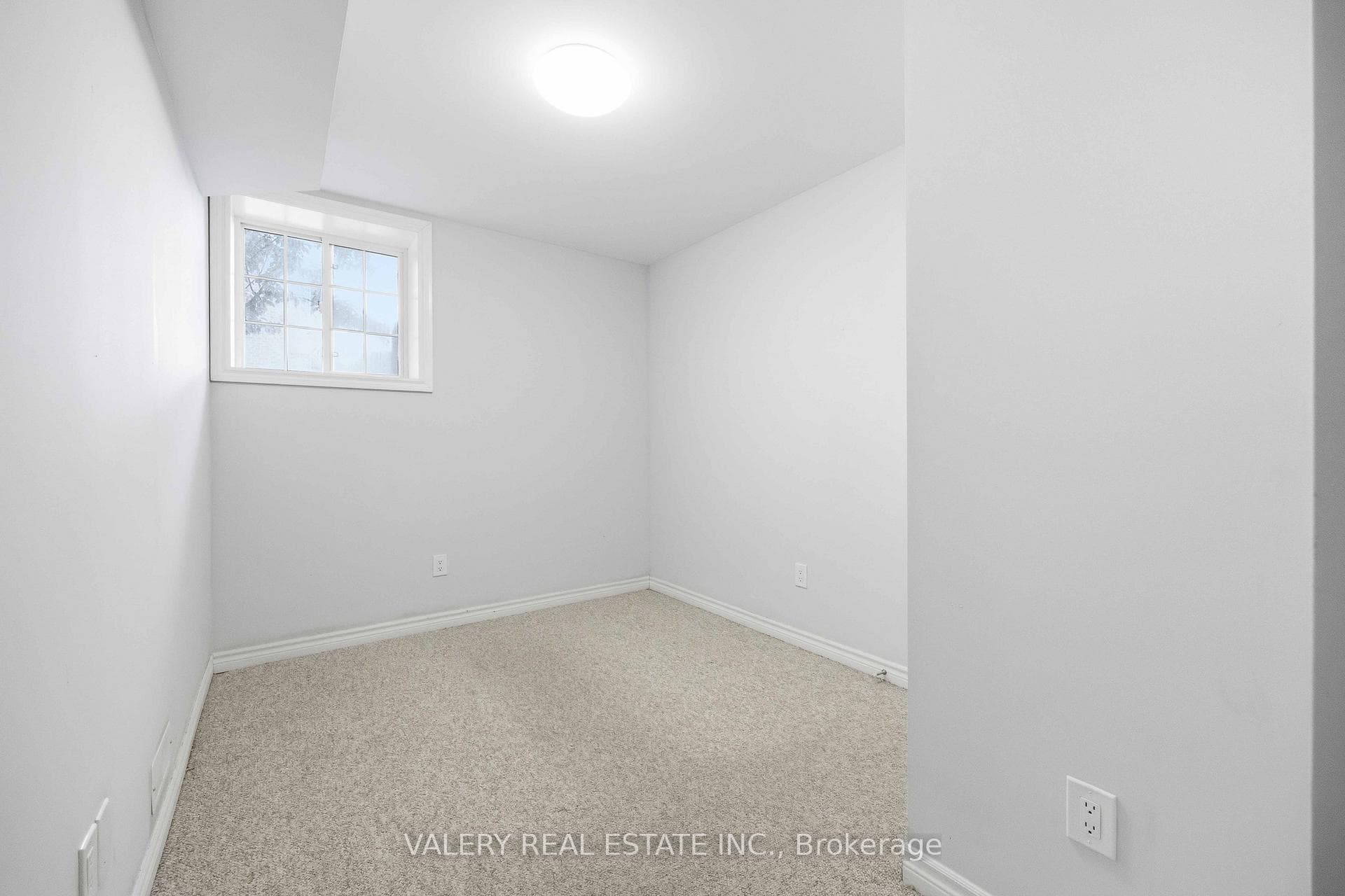 250 Penetanguishene Road Unit 14 photo 17