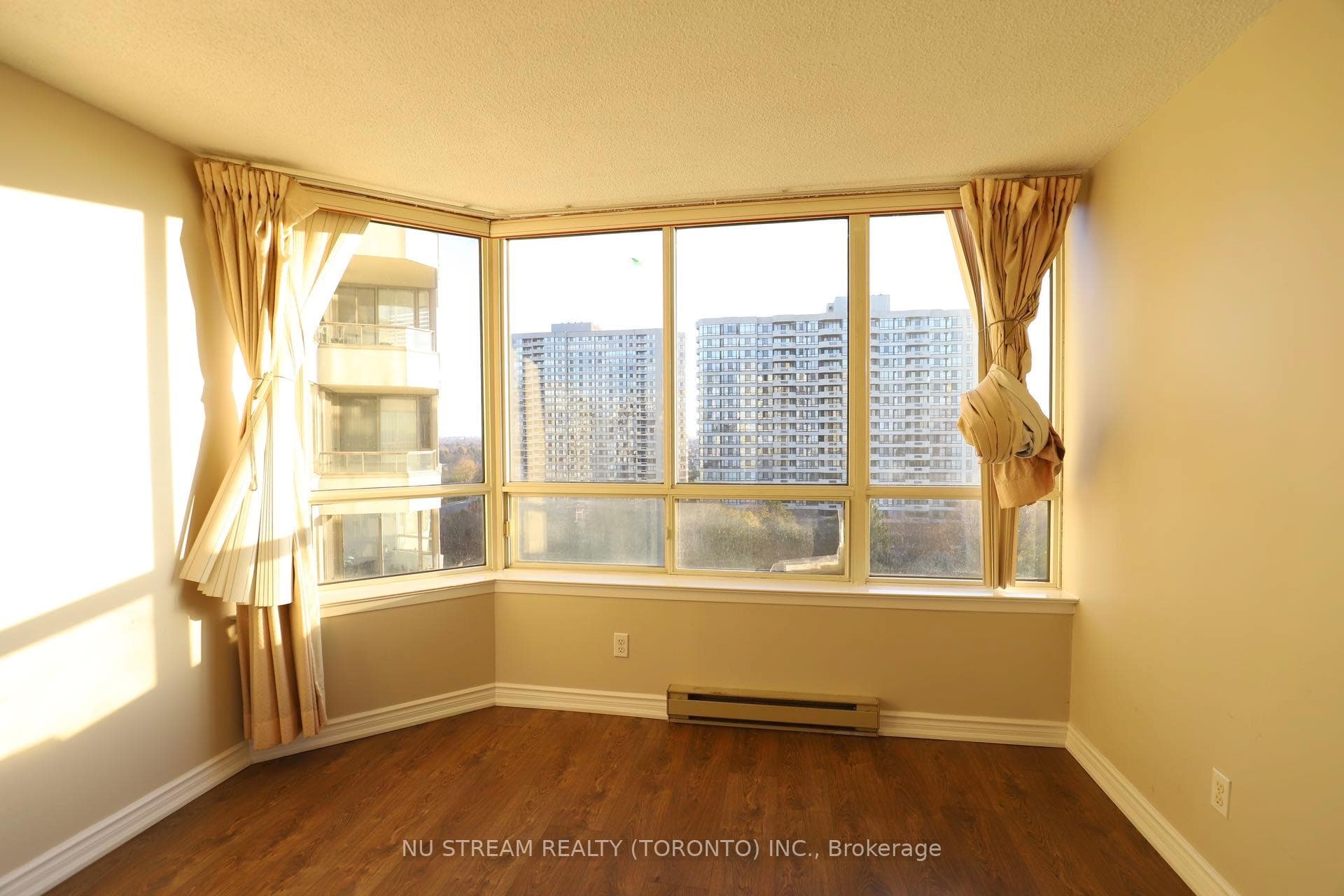 175 Bamburgh Circle Unit 1006 photo 8