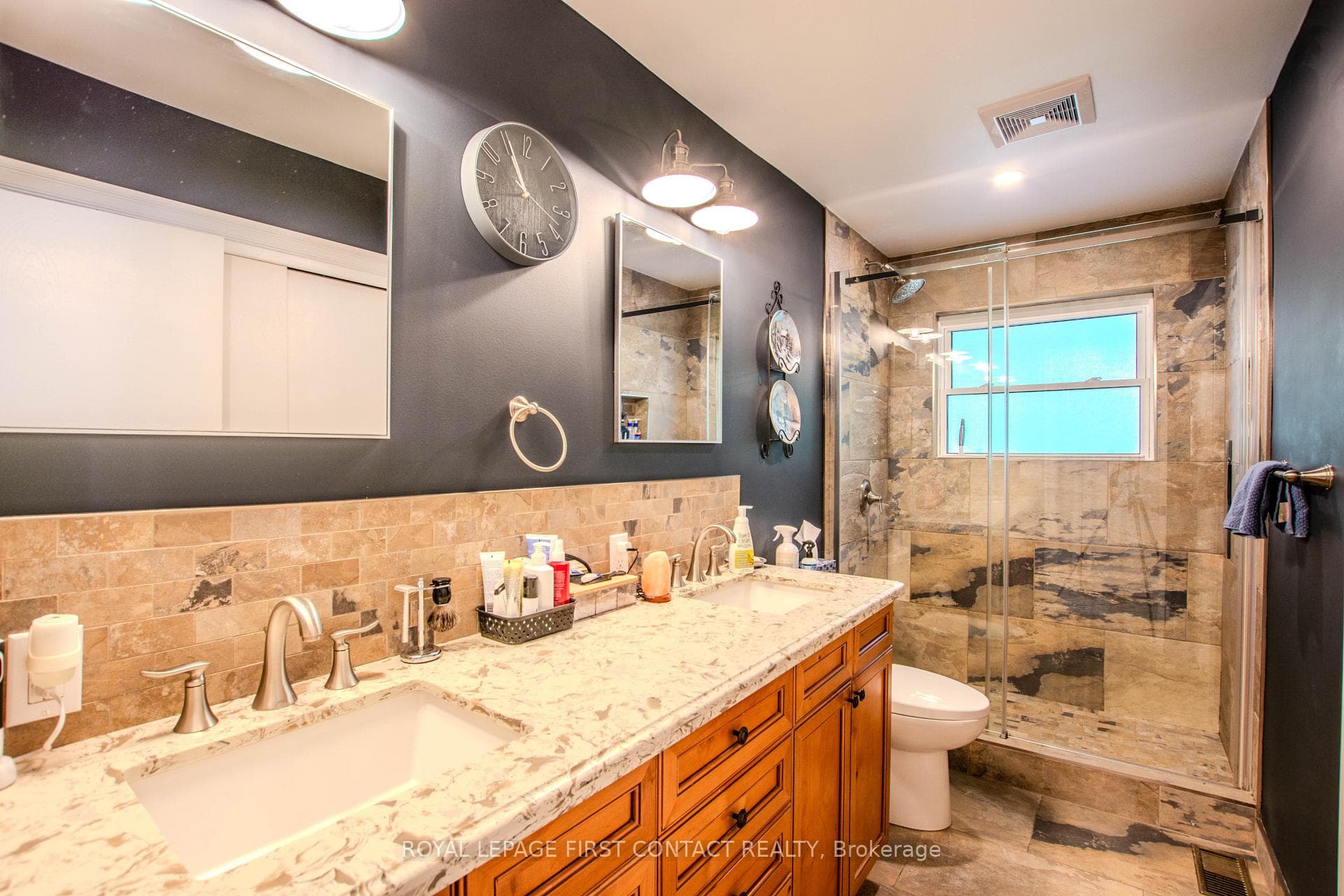 27 Tower Crescent photo 13